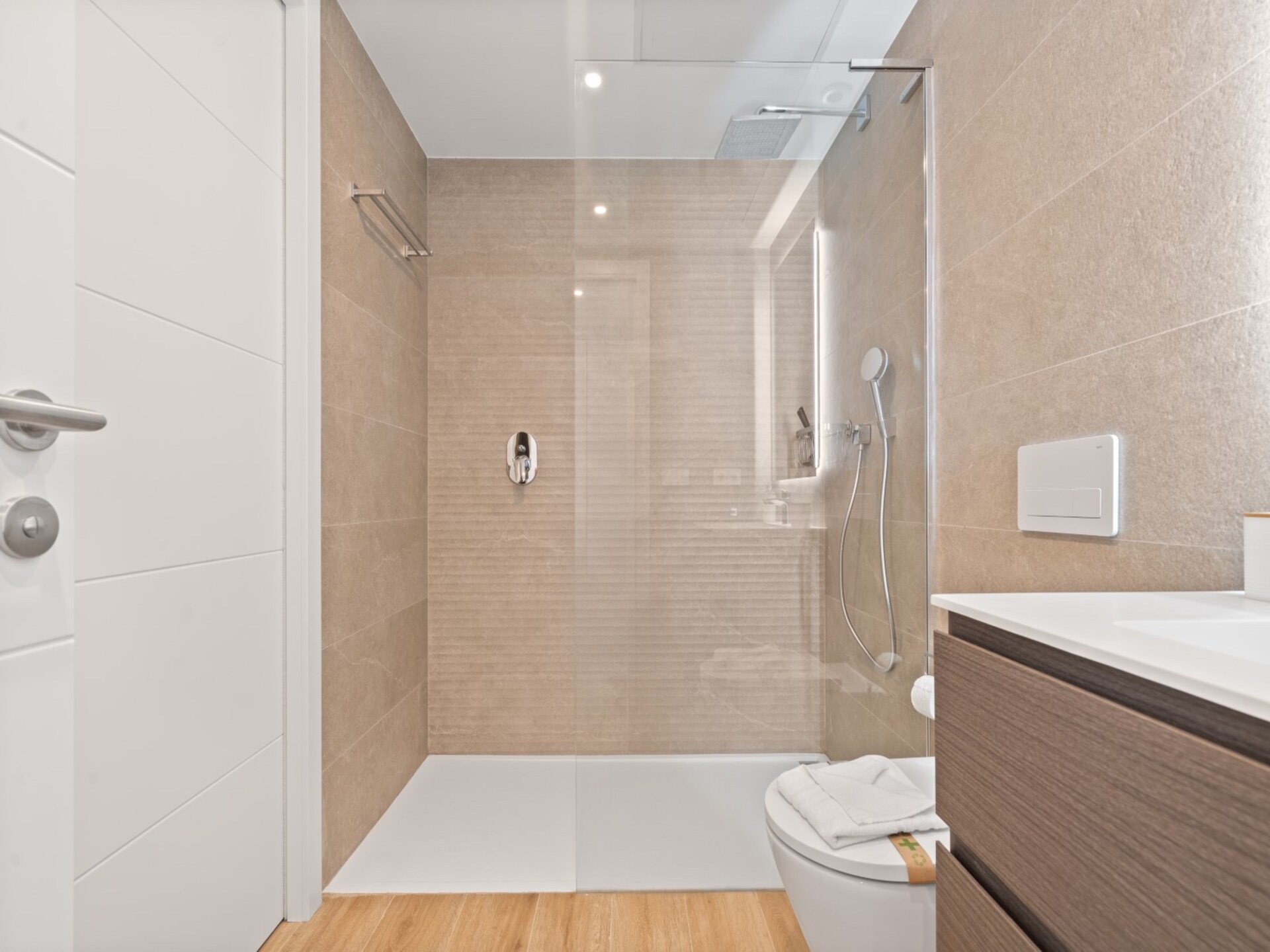 Stijlvol appartement aan de lagune van Casares, strand op 10 meter - foto 12