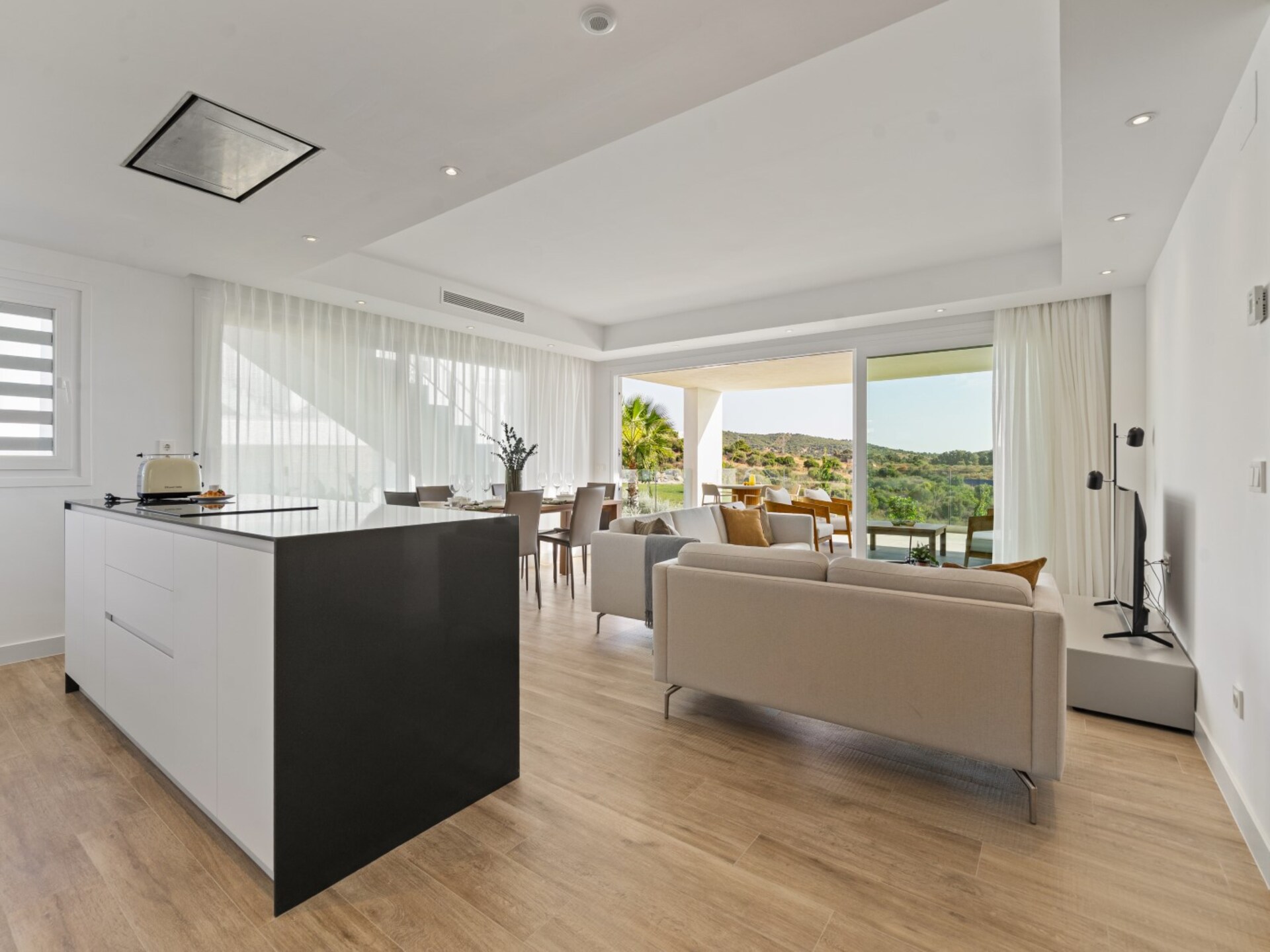 Aan het strand: Ruim appartement in Casares met solarium - foto 8