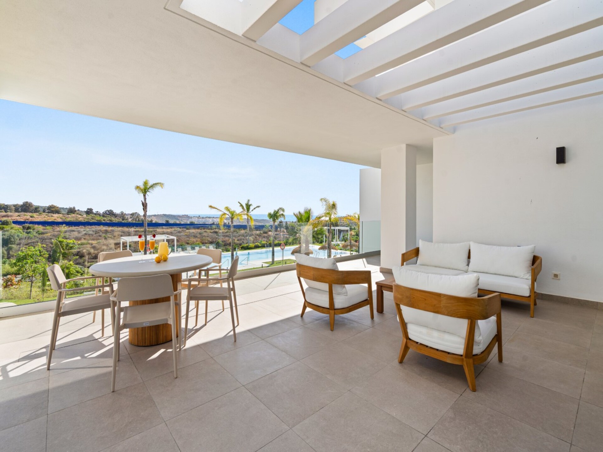Aan het strand: Ruim appartement in Casares met solarium - foto 6