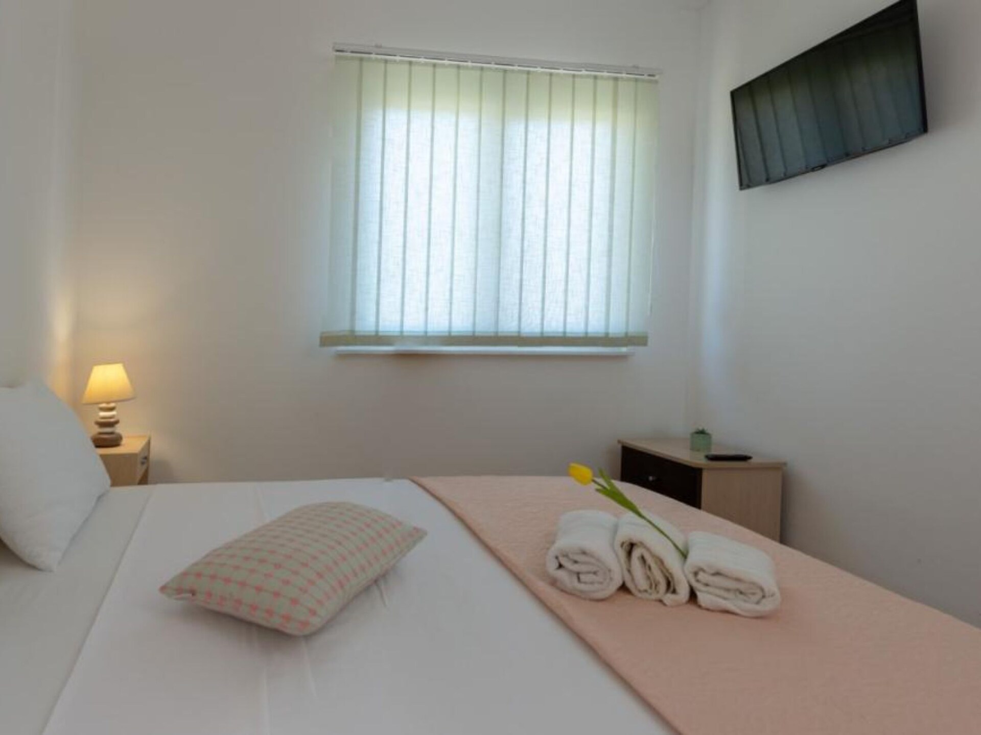 Vacation Home Pasalic - Eight Bedroom Holiday Home with Hot-Tub - foto 13