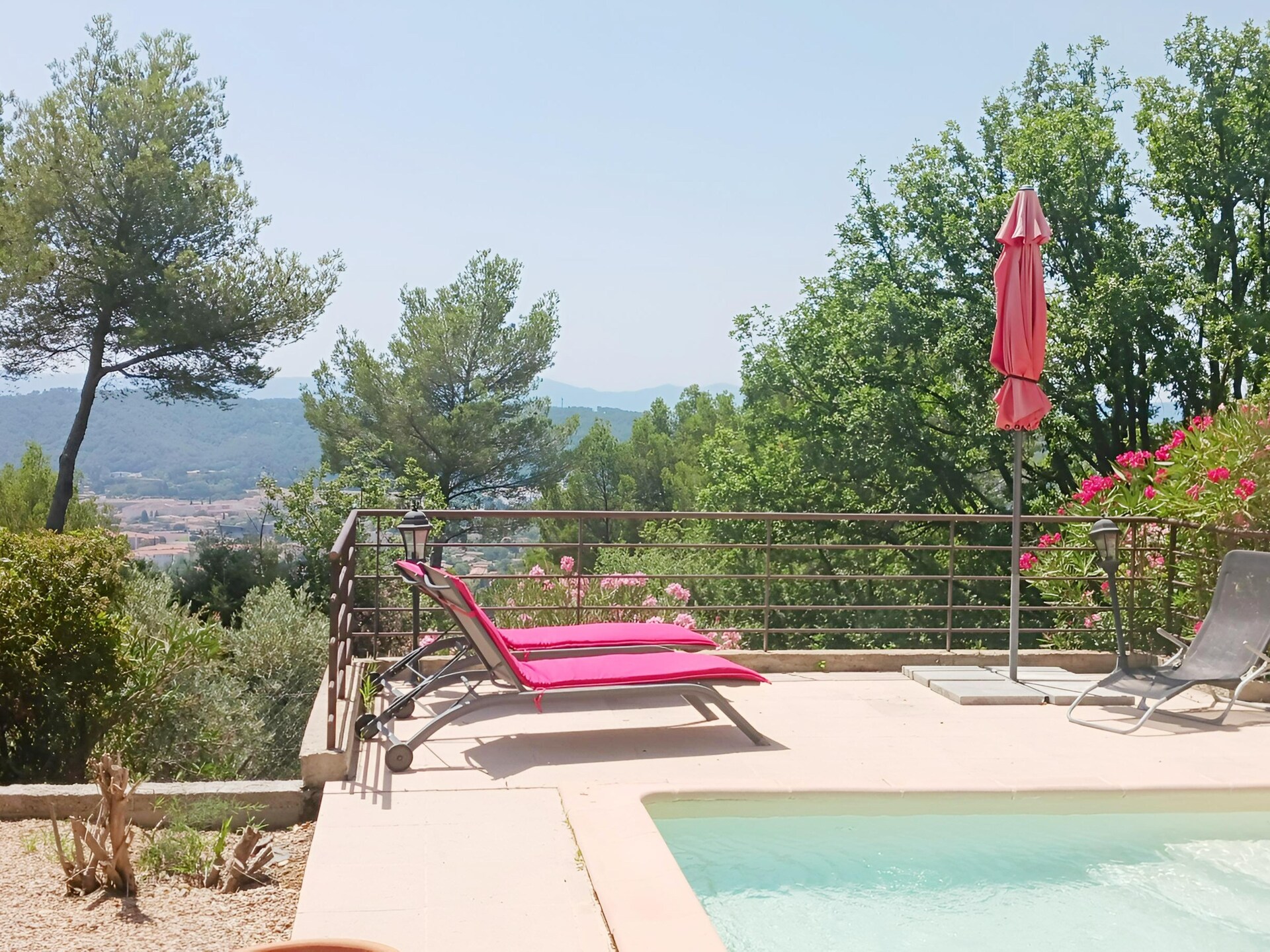 Vrijstaande villa met panoramisch uitzicht en privézwembad in Draguignan - foto 21