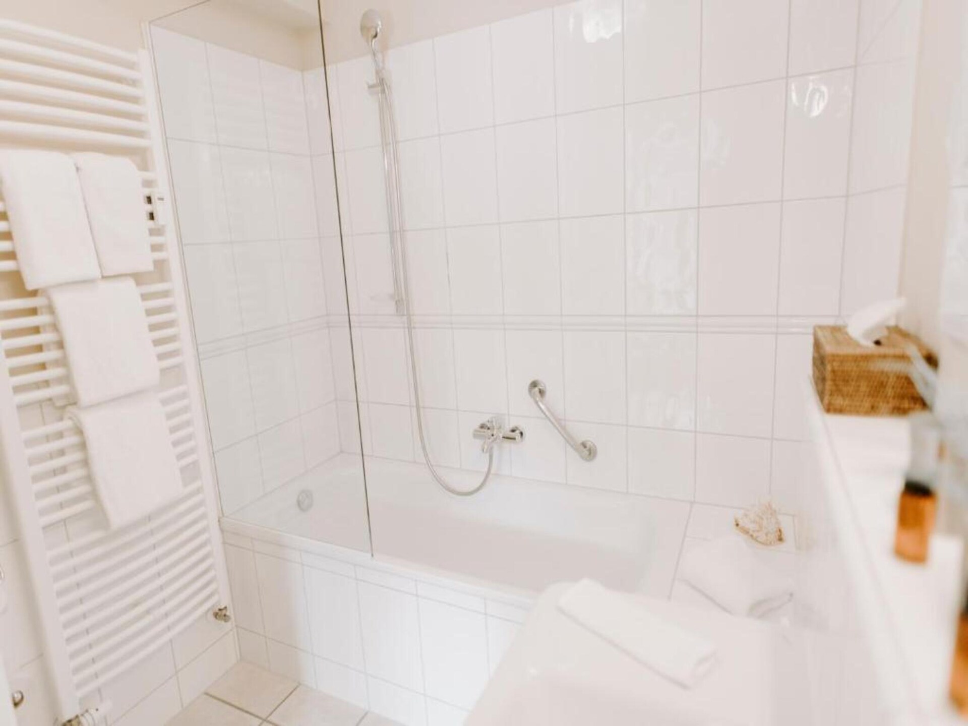 Corner Junior Suite Sea Side: Luxe hoeksuite met panoramisch zee- en meerzicht - foto 12