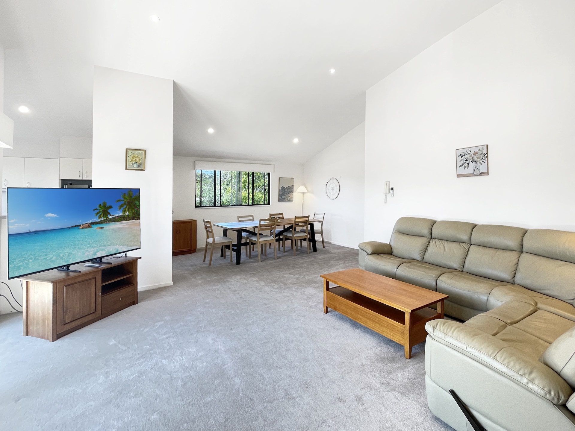 Licht appartement met 3 slaapkamers vlakbij het strand in Batehaven - foto 1