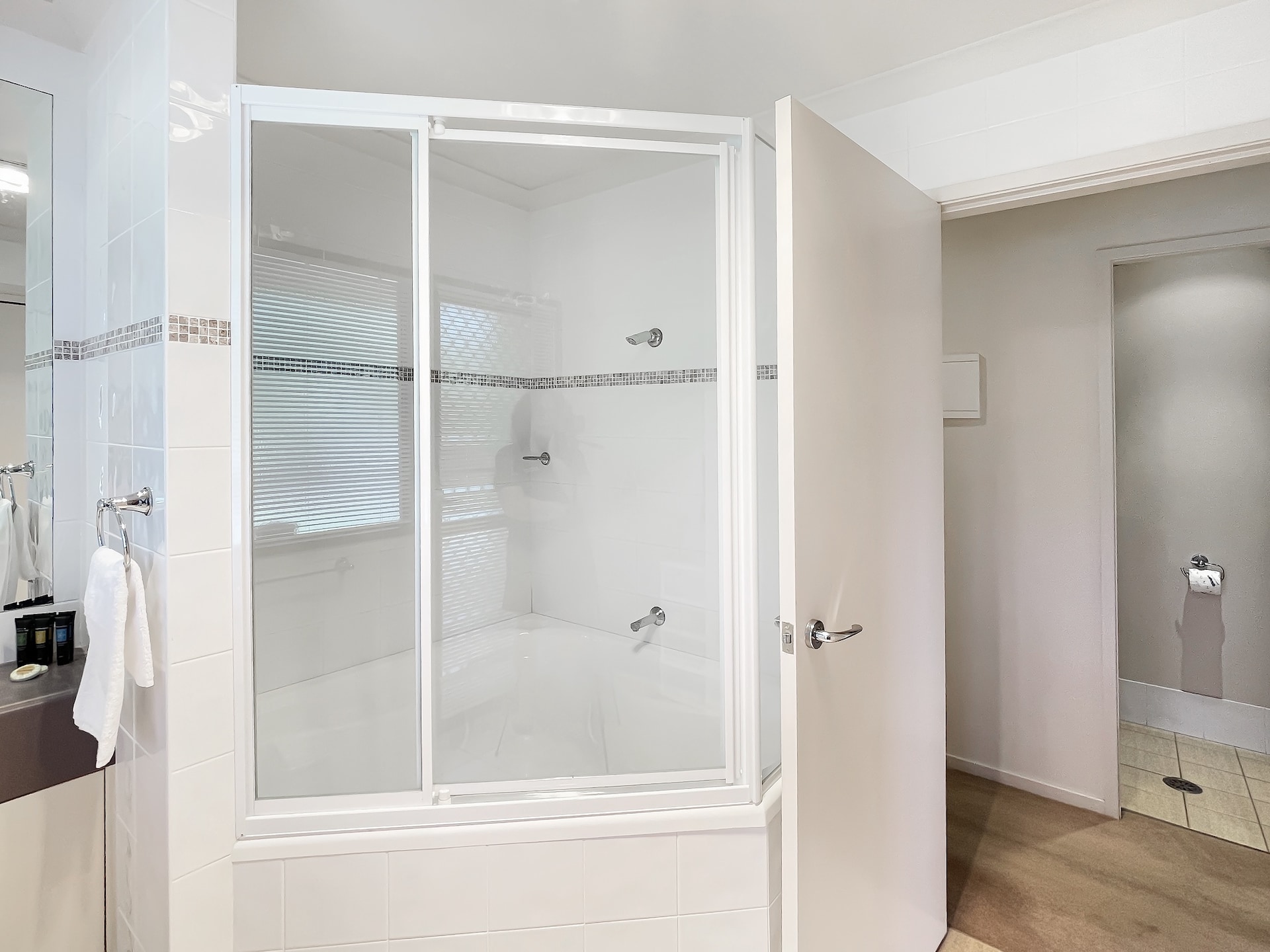 Licht appartement met 3 slaapkamers vlakbij het strand in Batehaven - foto 15