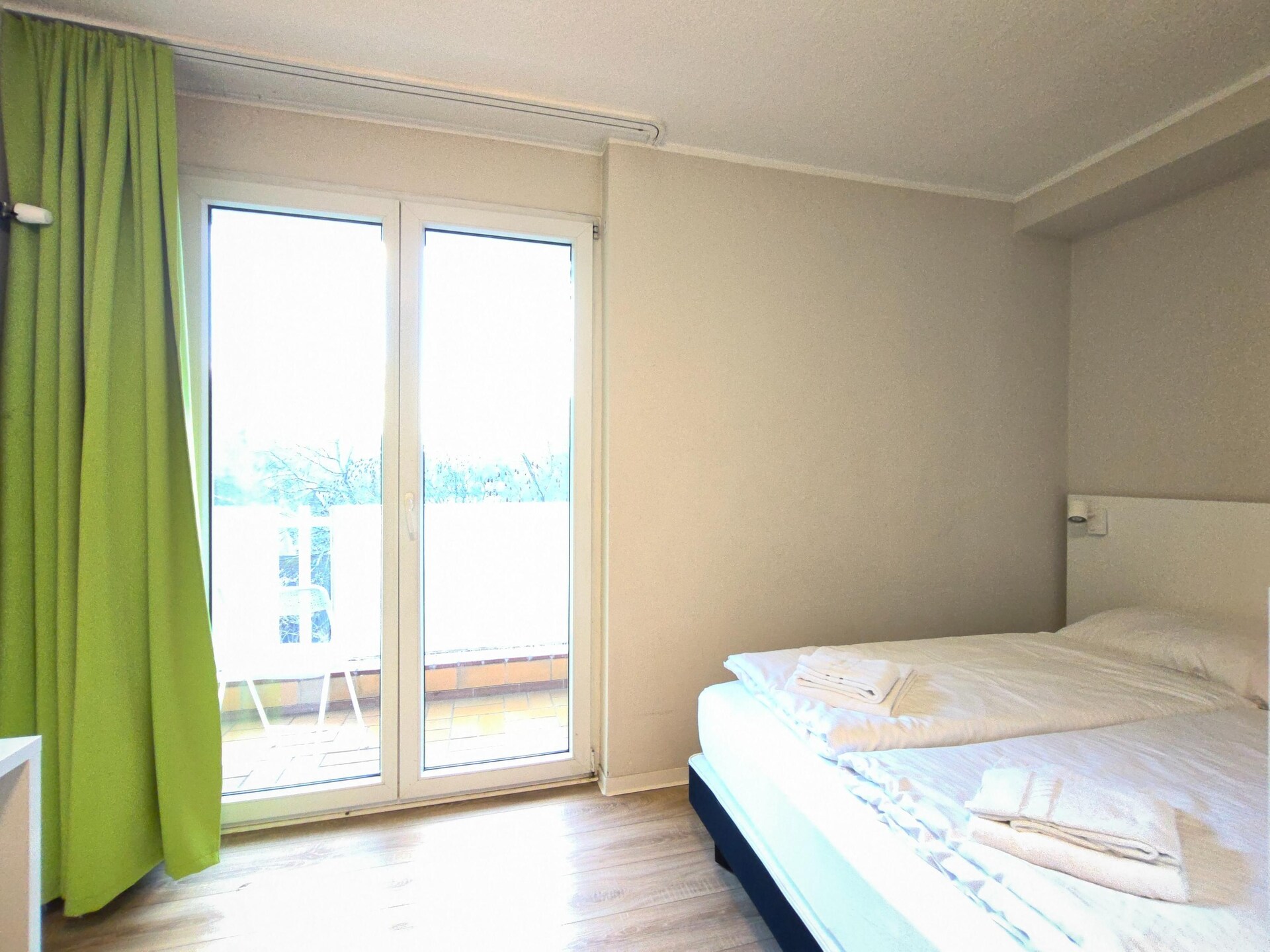 Knusse hotelkamer met balkon in het bos bij Koblenz - foto 2