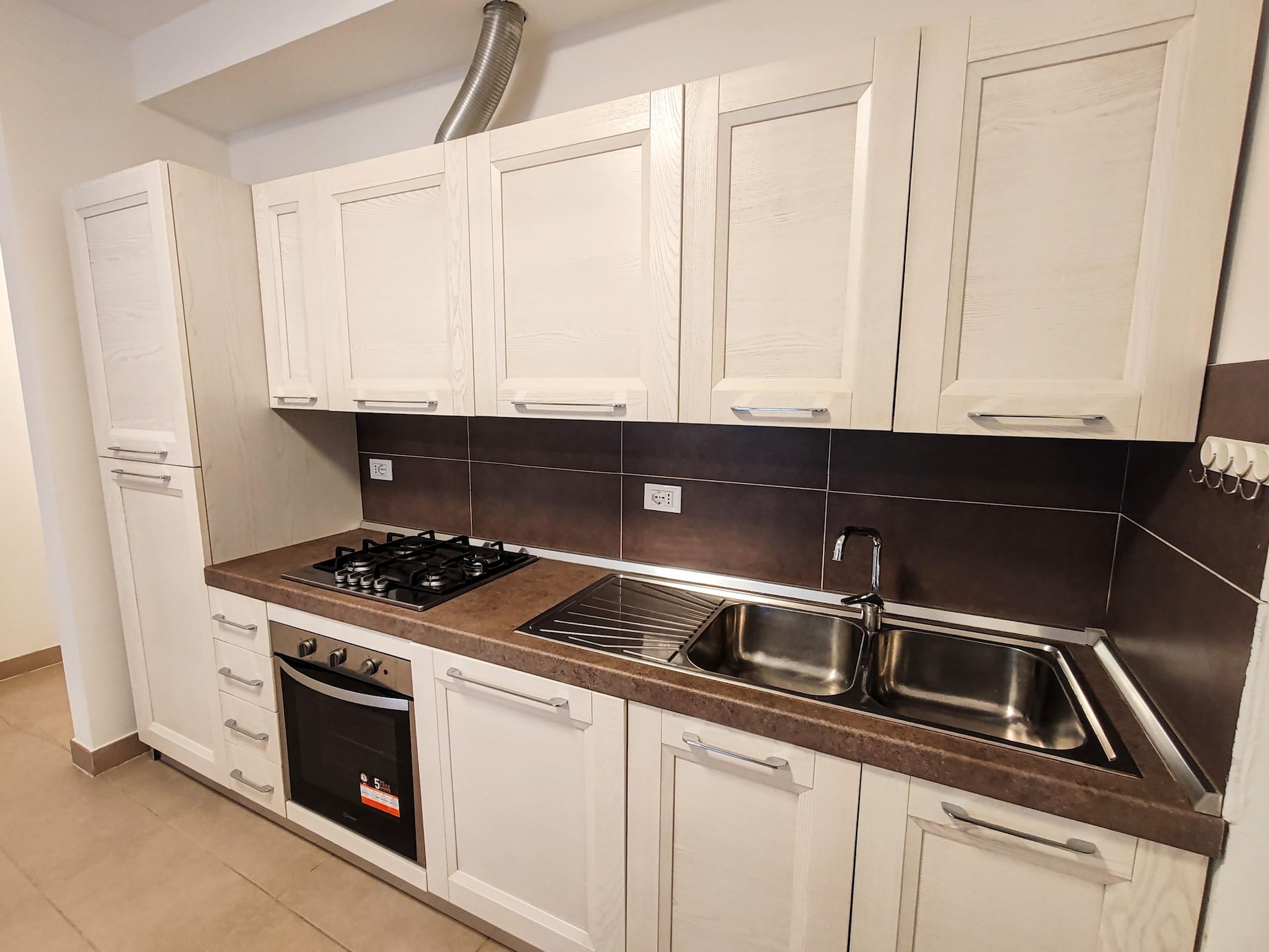 Op 700 m van het strand: Ruim appartement Mura San Gallo in Fano - foto 17