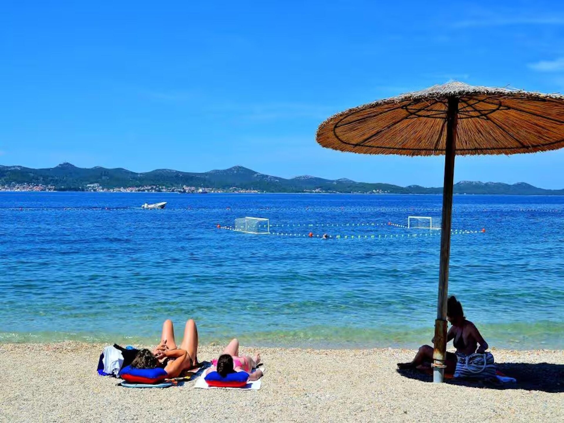 Modern vakantiehuis met zwembad voor 4 personen in Zadar - foto 20