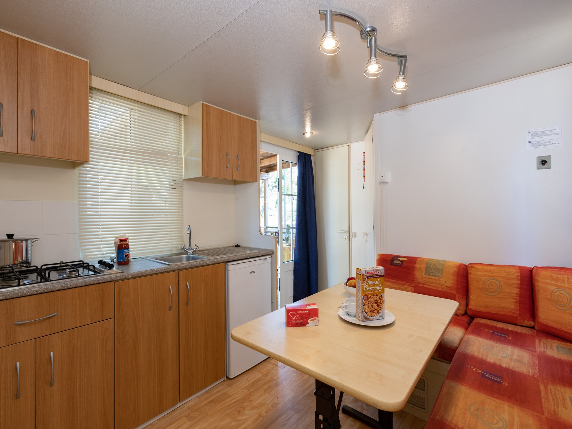 Op 600 m van zee: Comfortabele stacaravan in Cesenatico · 4 pers. - foto 8