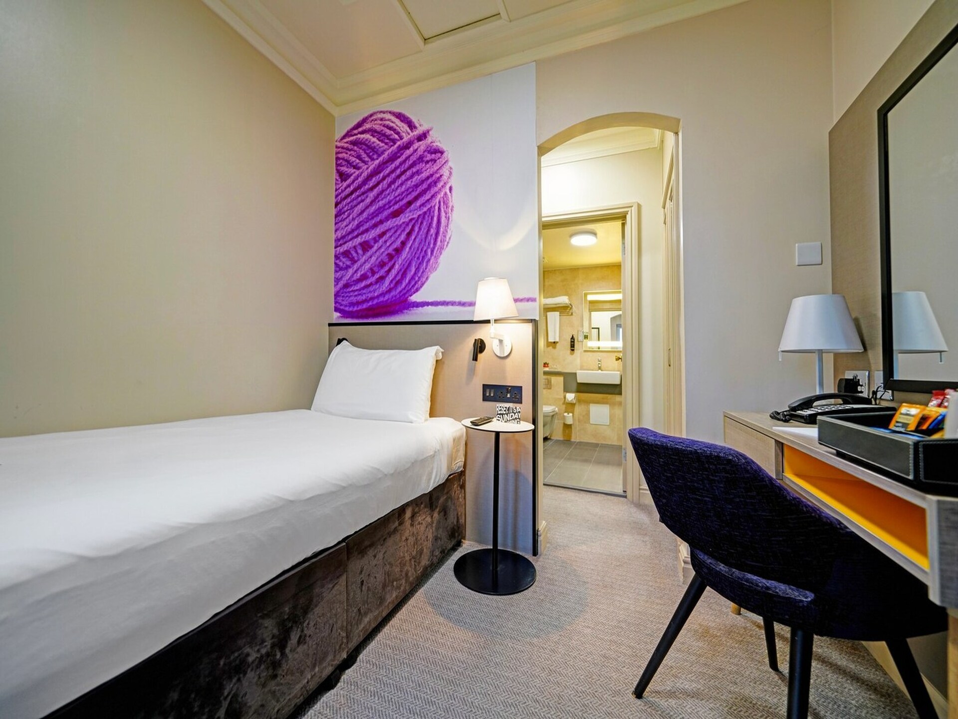 Compacte eenpersoonskamer in historisch hotel, hartje Exeter - foto 18