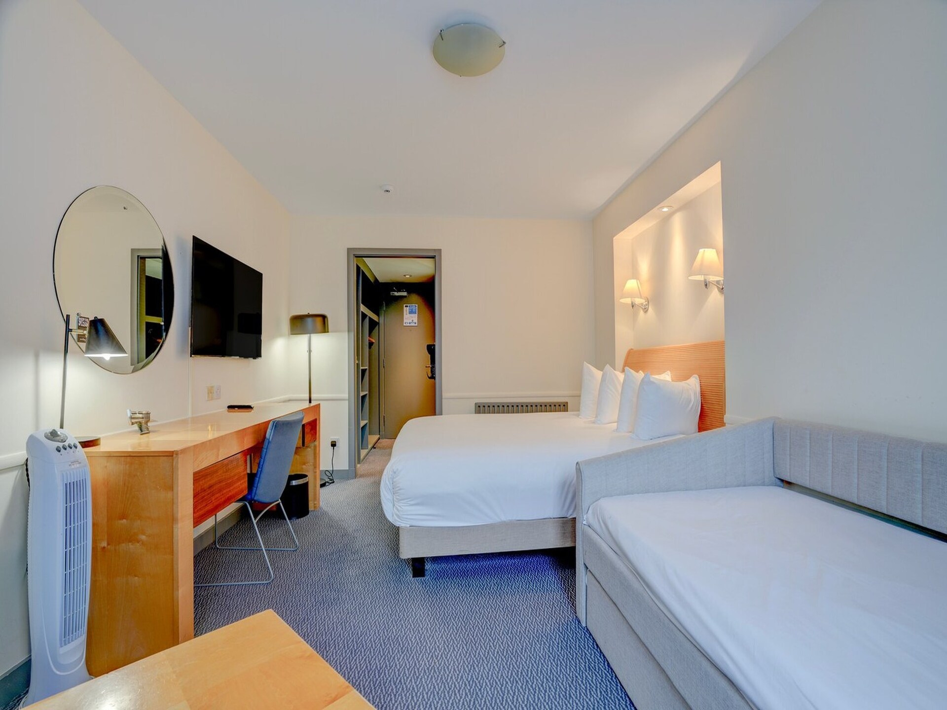 Comfortabele familiekamer voor 3 aan de Theems bij Staines - foto 11