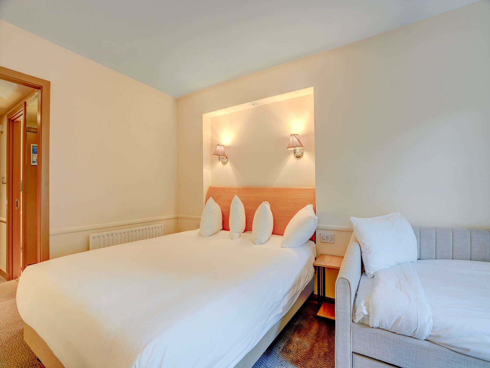 Comfortabele familiekamer voor 3 aan de Theems bij Staines - foto 15