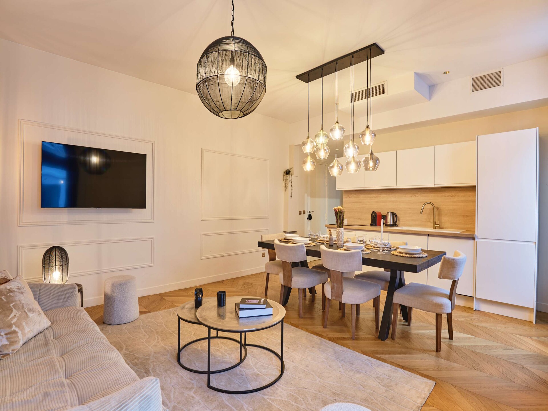 Champs-Élysées 2: Luxe appartement met balkon aan de mooiste avenue van Parijs - foto 2