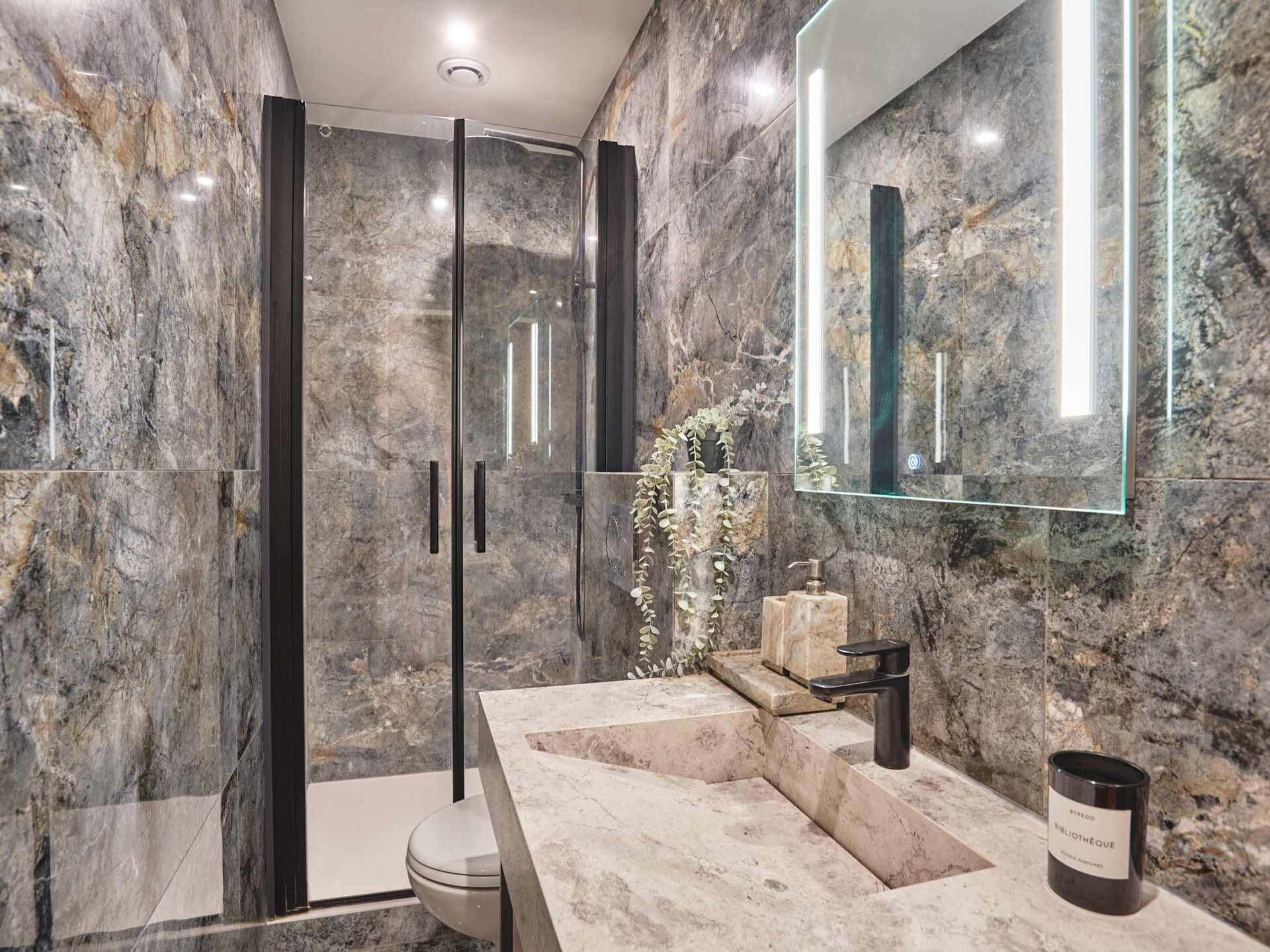 Champs-Élysées 2: Luxe appartement met balkon aan de mooiste avenue van Parijs - foto 4
