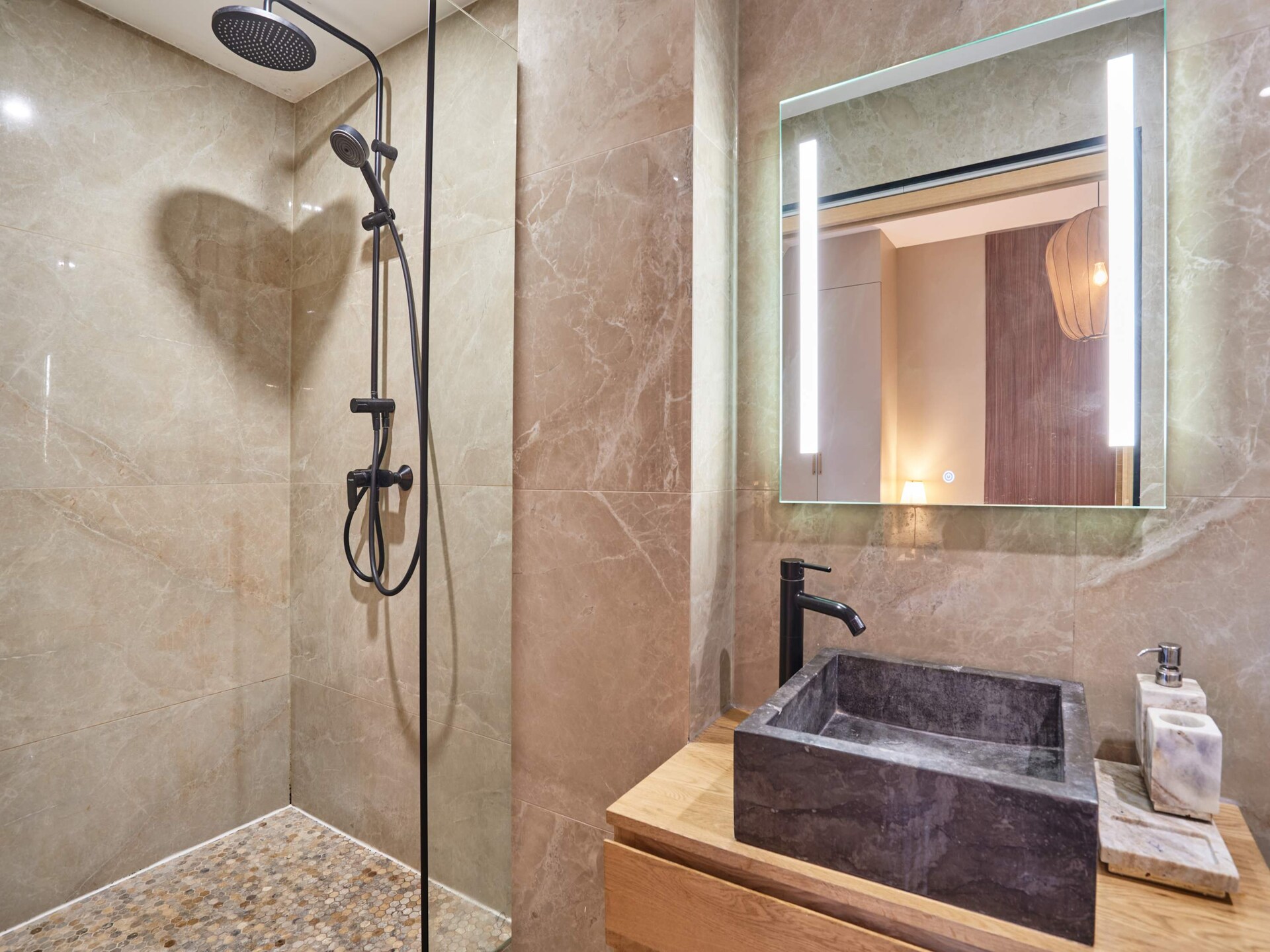 Champs-Élysées 2: Luxe appartement met balkon aan de mooiste avenue van Parijs - foto 7