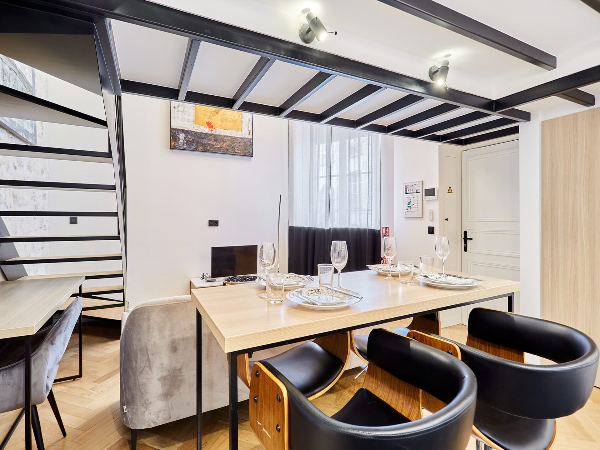 Duplex appartement met 2 badkamers in levendig hart van Parijs - foto 6
