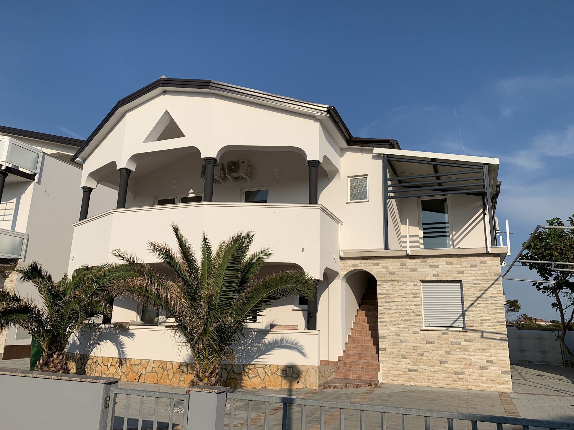 2-persoons appartement aan het strand in Vir - foto 1