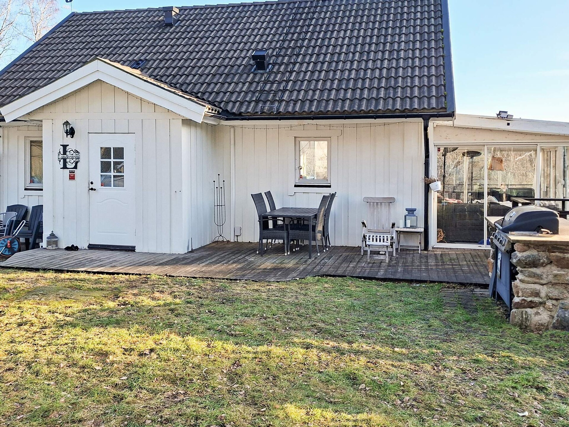 Sfeervol huis op Ingarö met zwembad, hottub en privé strand op 150m - foto 2