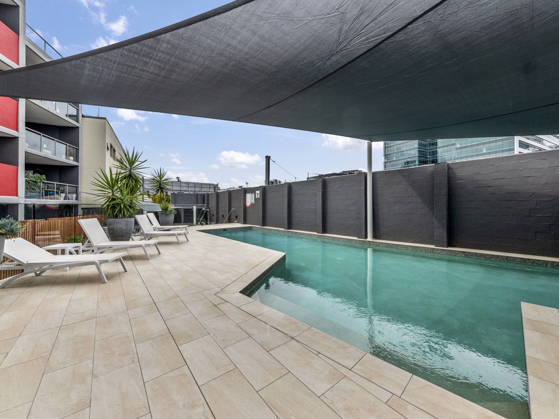 Licht appartement met zwembad en fitness in Bowen Hills - foto 13