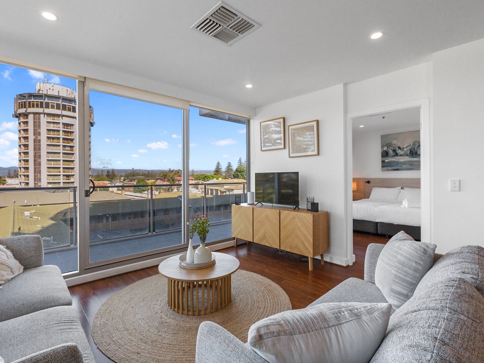Ruim appartement in Glenelg met privéterras en jachthavizicht - foto 7