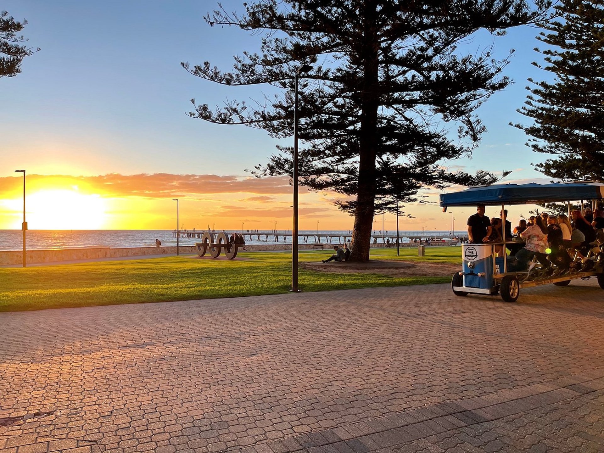 Ruim appartement in Glenelg met privéterras en jachthavizicht - foto 17