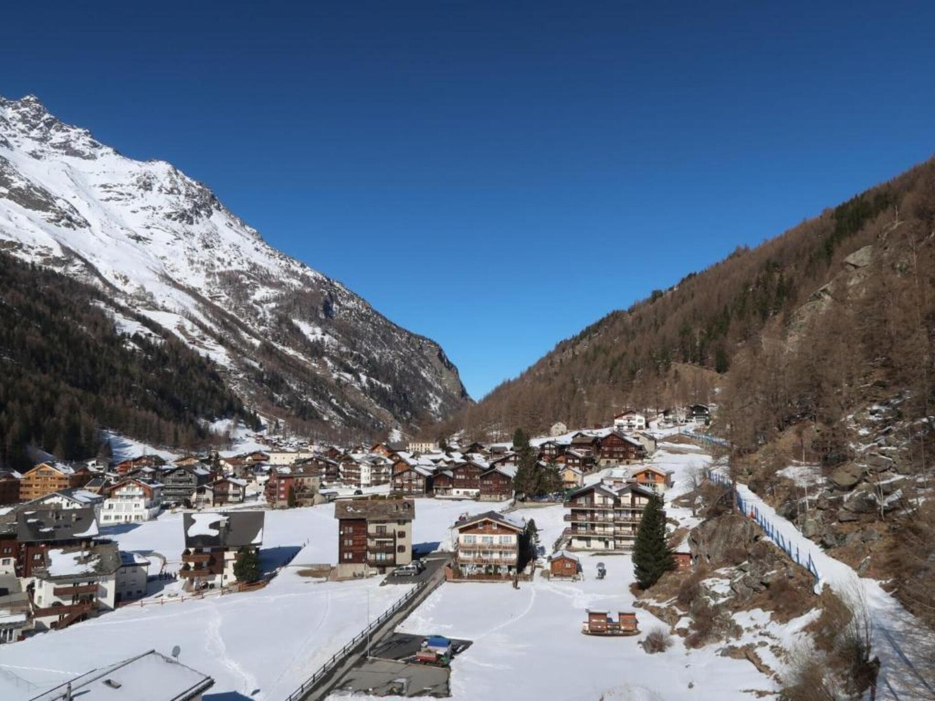 Knusse berghut voor 2 met hond in Saas Grund, Wallis - foto 40
