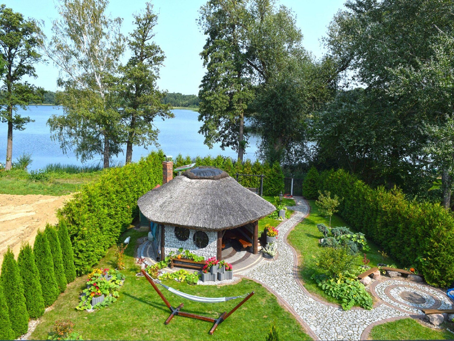 Rustiek vakantiehuis aan het Goszczameer in Lubrza - foto 2