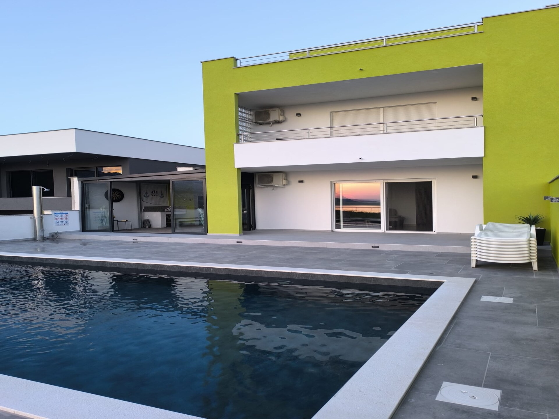 Op 500 m van het strand: Ruime villa met privézwembad in Rovanjska - foto 7