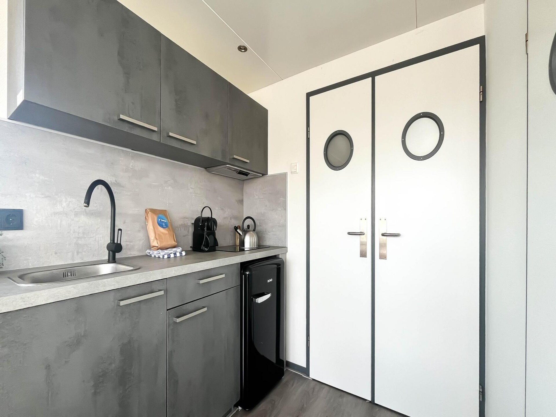 Golfzicht: modern vakantiehuis direct aan het water van Uitgeest - foto 3