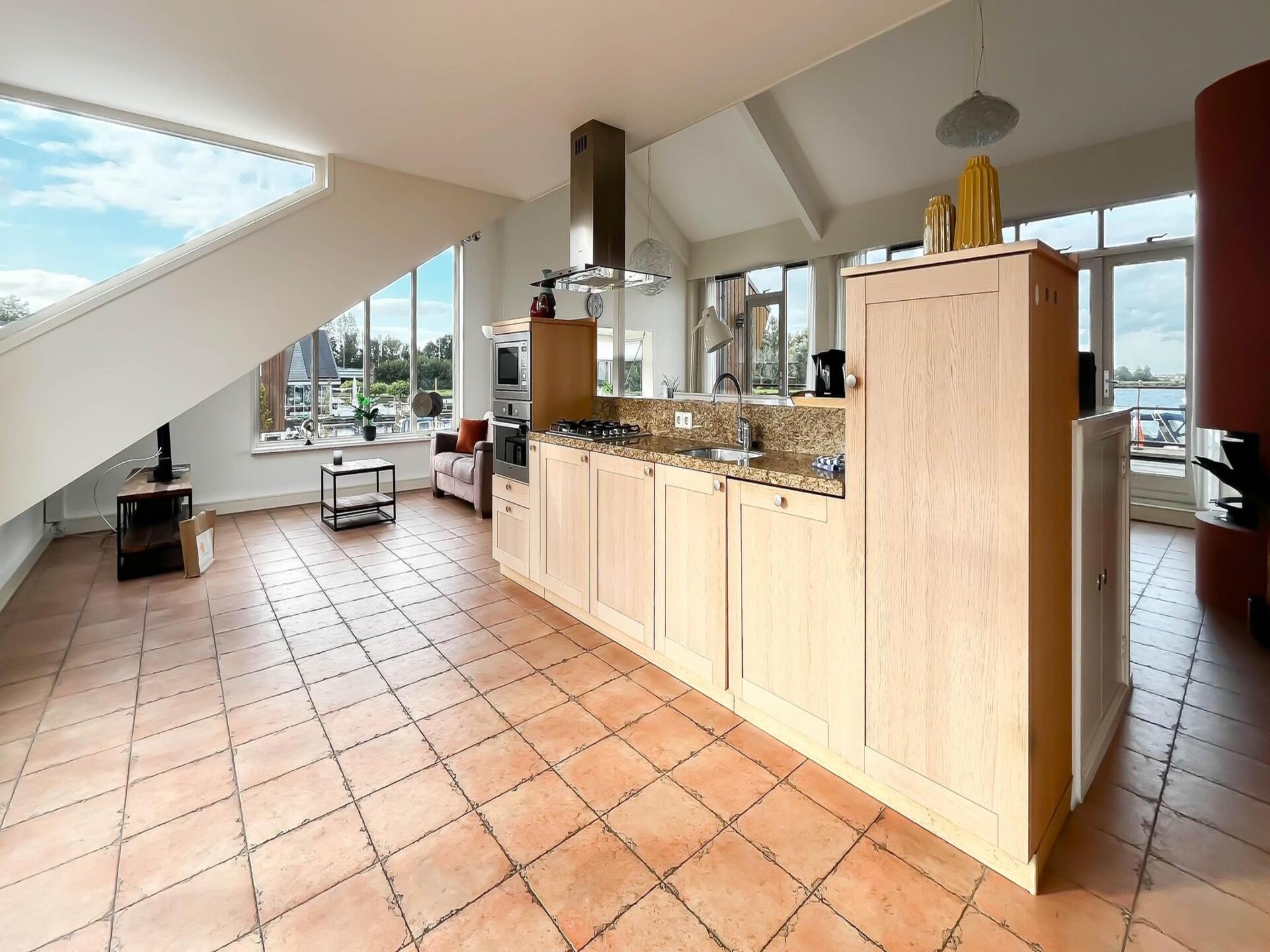 Sterrenzicht: Modern penthouse met panoramisch uitzicht over Uitgeestmeer - foto 12
