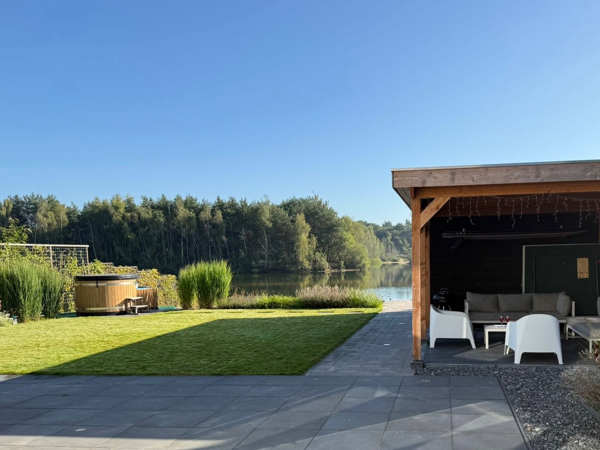 Wellnessvilla Torenvalk: privéstrand, sauna en jacuzzi aan recreatiemeer - foto 33