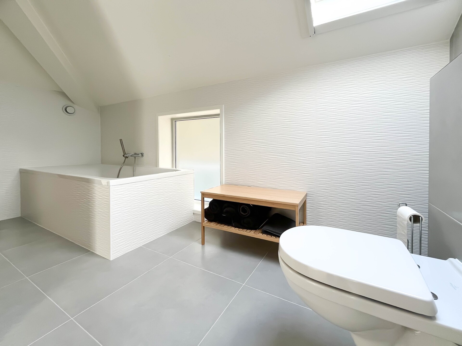 Wellnessvilla Torenvalk: privéstrand, sauna en jacuzzi aan recreatiemeer - foto 24