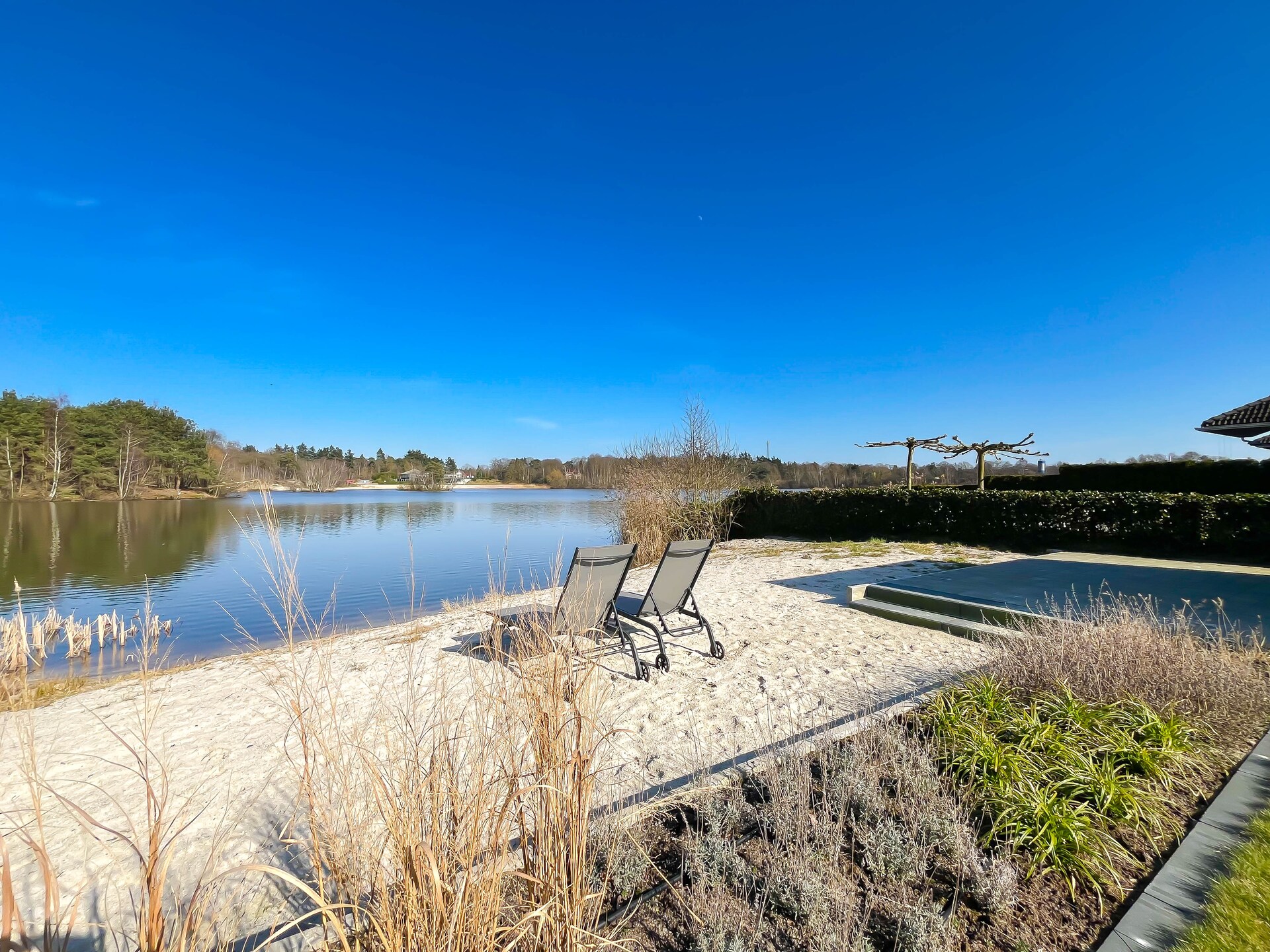 Wellnessvilla Torenvalk: privéstrand, sauna en jacuzzi aan recreatiemeer - foto 40