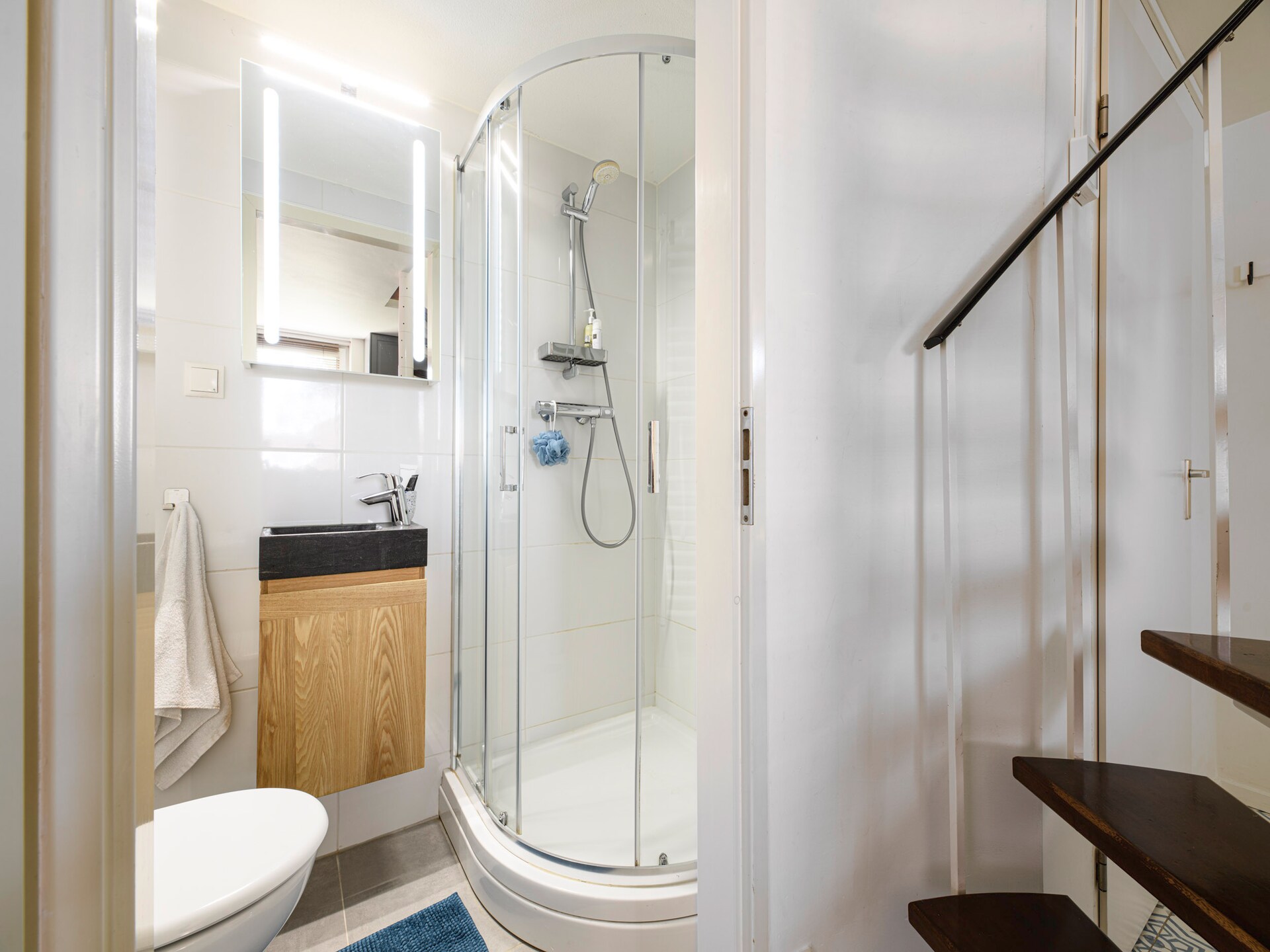 Panorama Villa Loosdrecht: Luxe vakantiehuis aan het water voor 6 personen - foto 7
