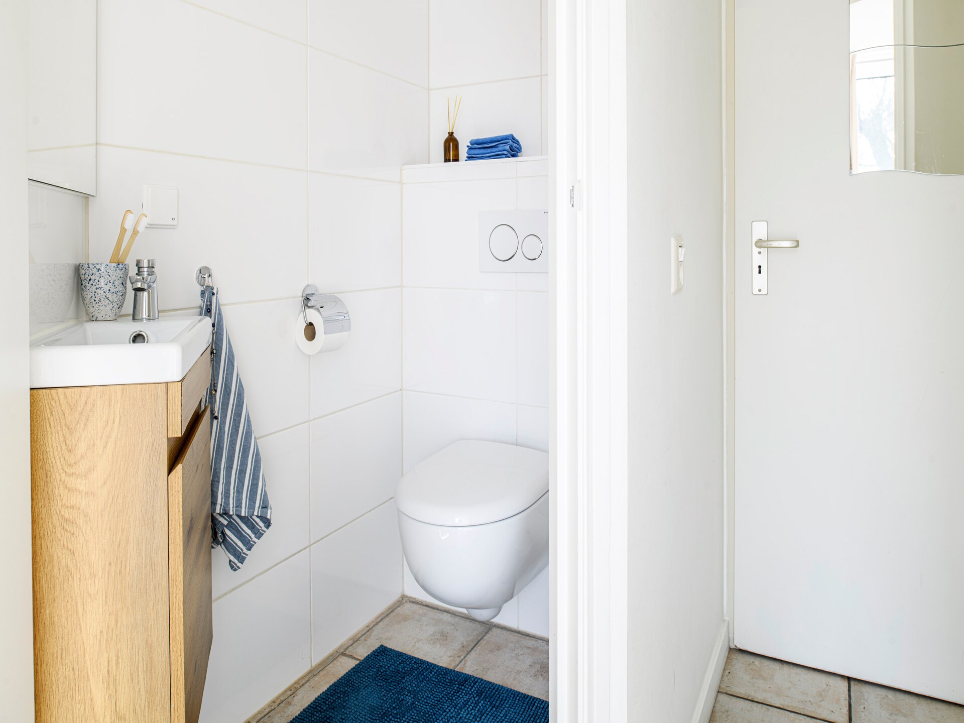 Panorama Villa Loosdrecht: Luxe vakantiehuis aan het water voor 6 personen - foto 10