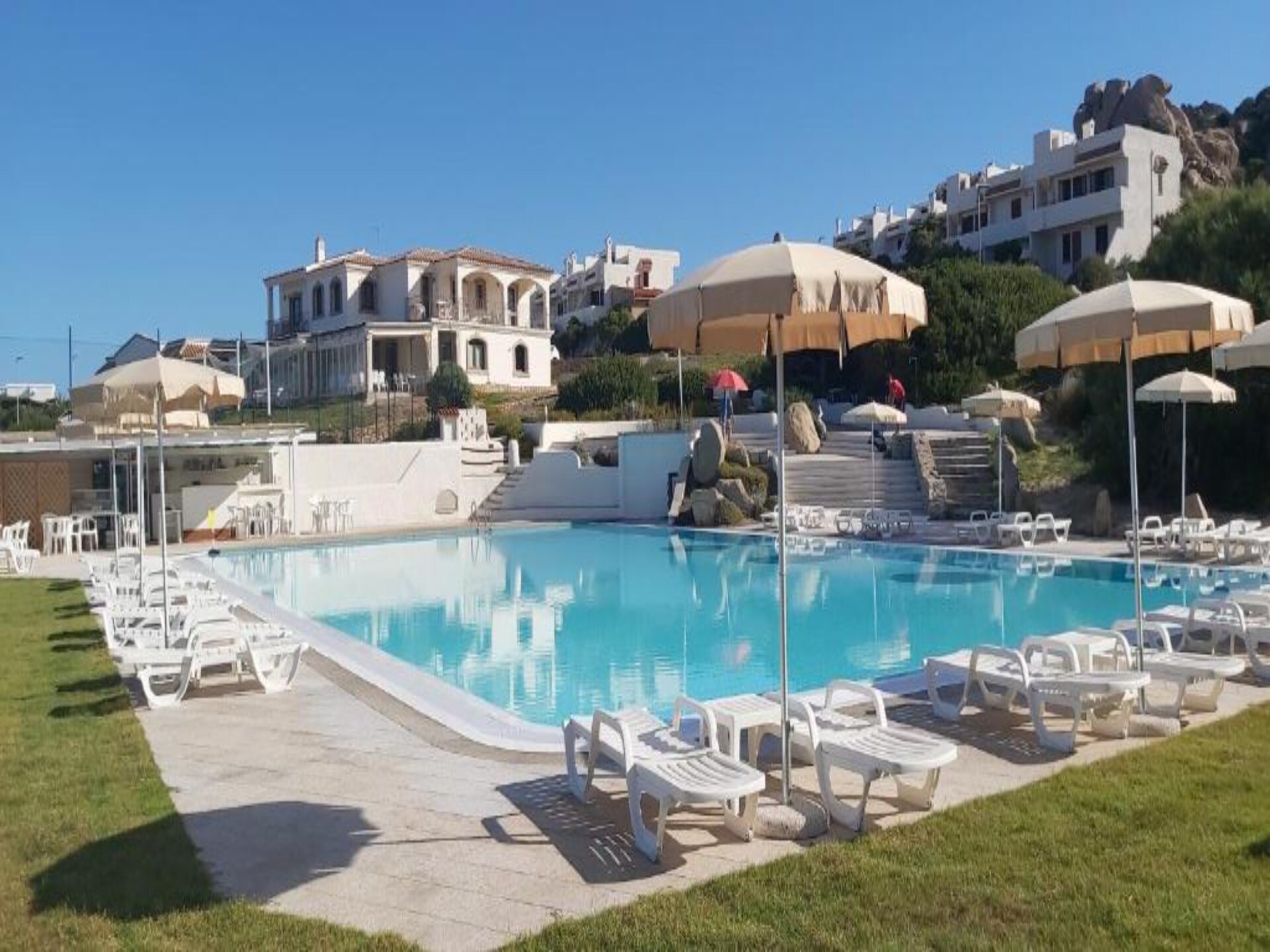 Appartement met zeezicht en dakterras in Baia Santa Reparata - foto 1
