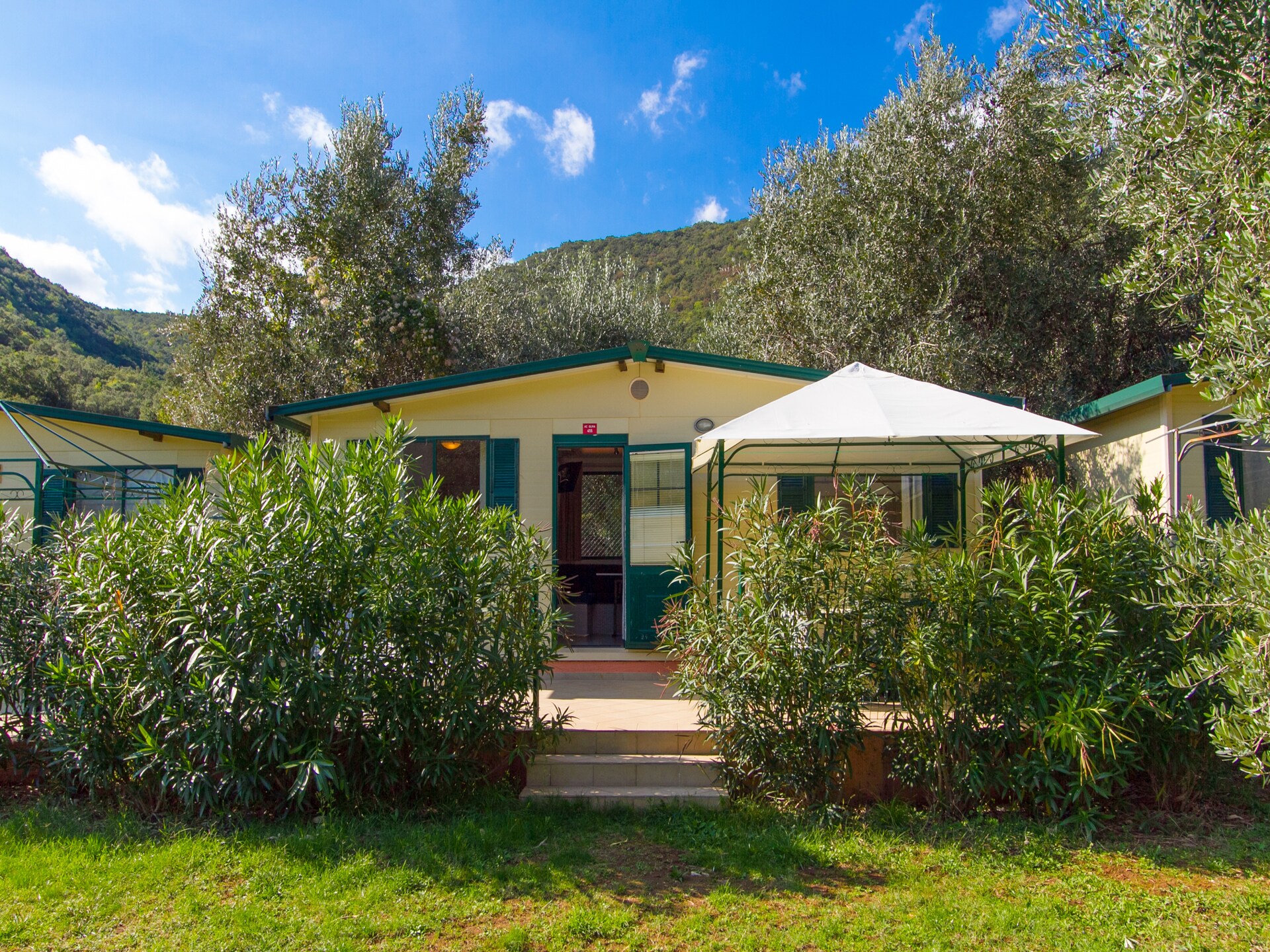 Stacaravan vlakbij zee op Camping Oliva in Rabac, Kroatië - foto 2