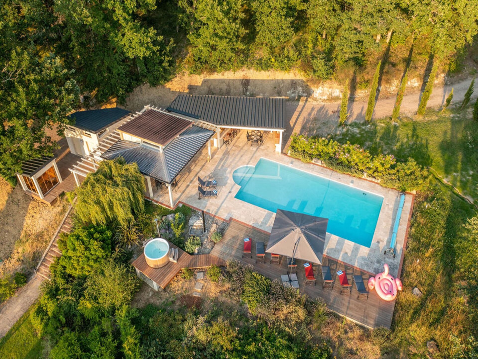 Luxe vrijstaand vakantiehuis voor 12 personen met zwembad, sauna en jacuzzi in Damiatte - foto 25