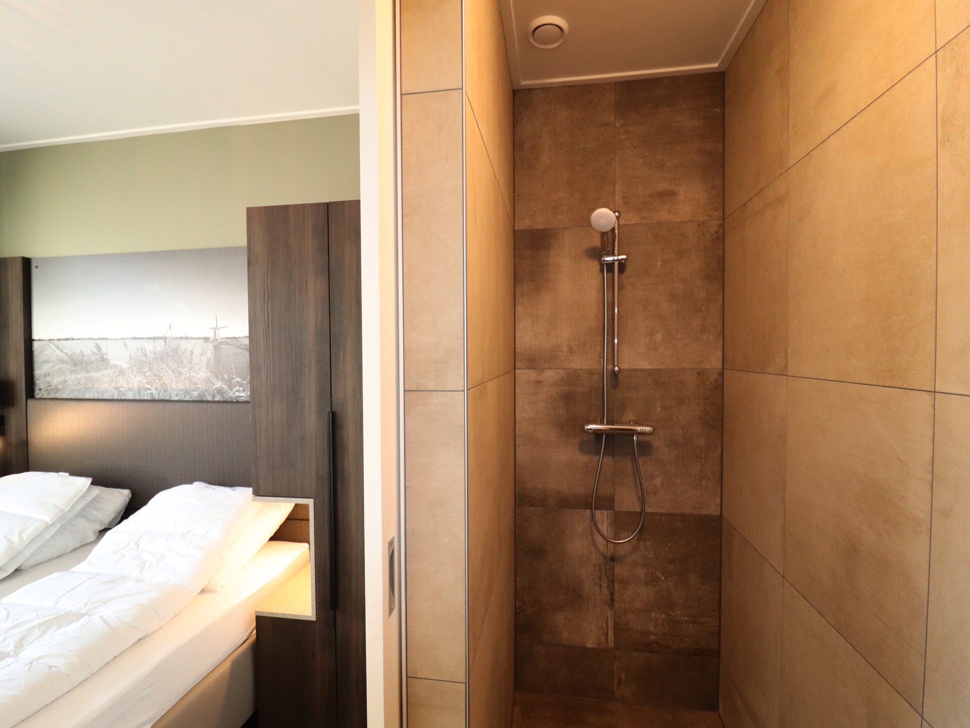 Moderne villa op het Friese platteland met golfbaan en laadpalen - foto 19
