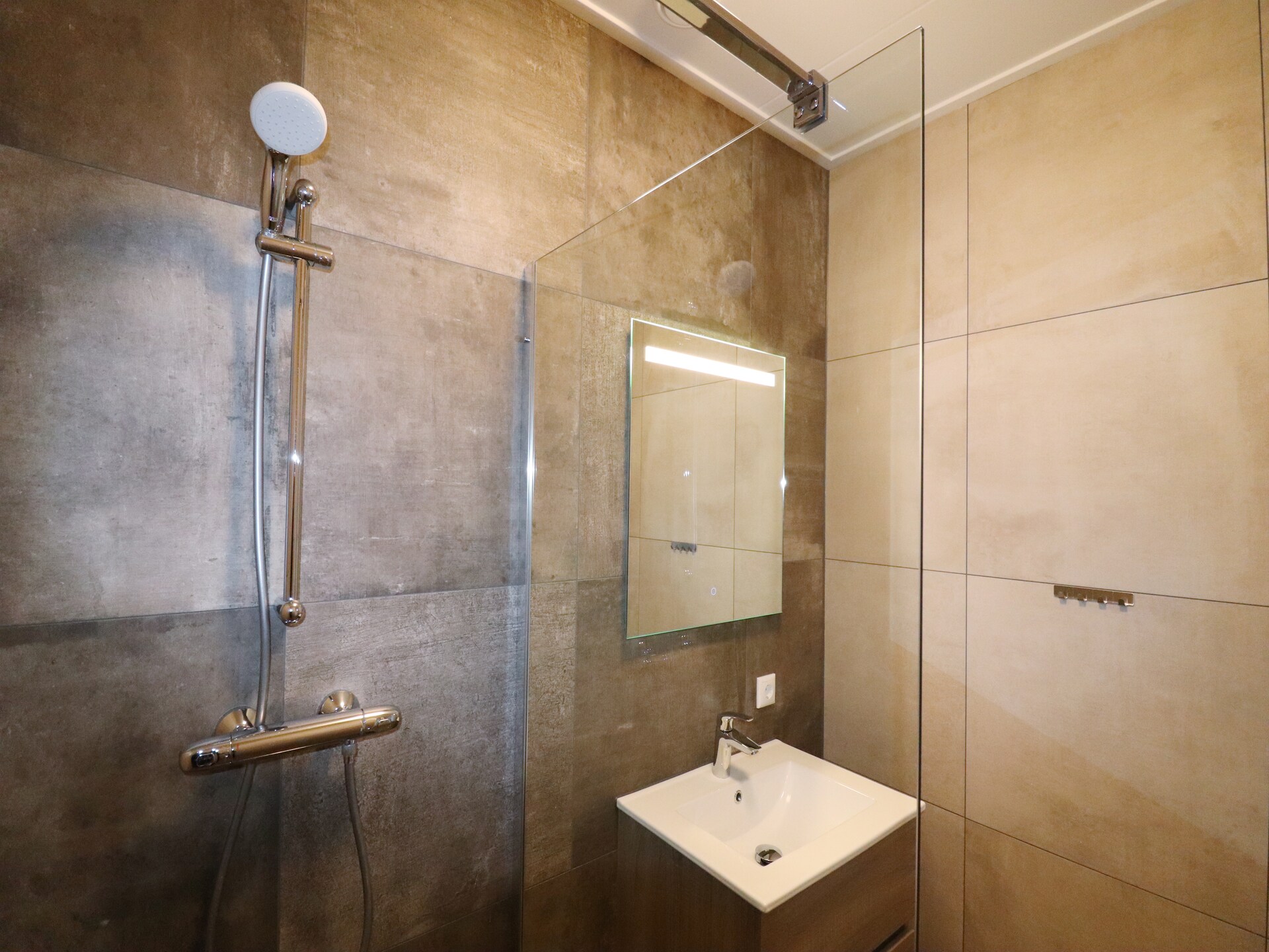 Luxe moderne villa op het Friese platteland met golfbaan - foto 27