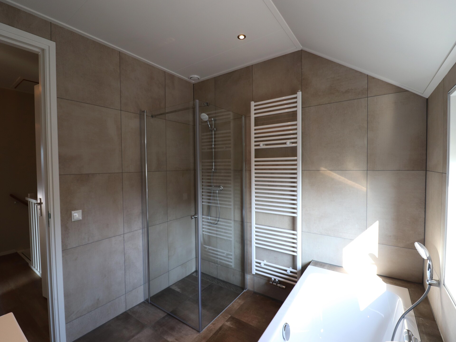 Luxe moderne villa op het Friese platteland met golfbaan - foto 30