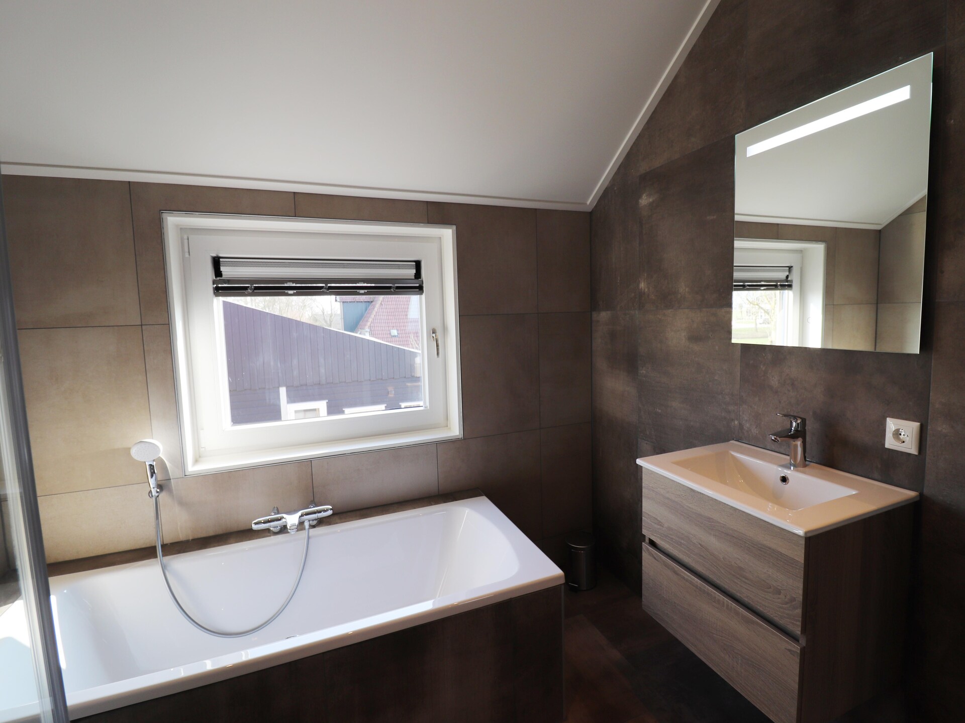 Luxe moderne villa op het Friese platteland met golfbaan - foto 29