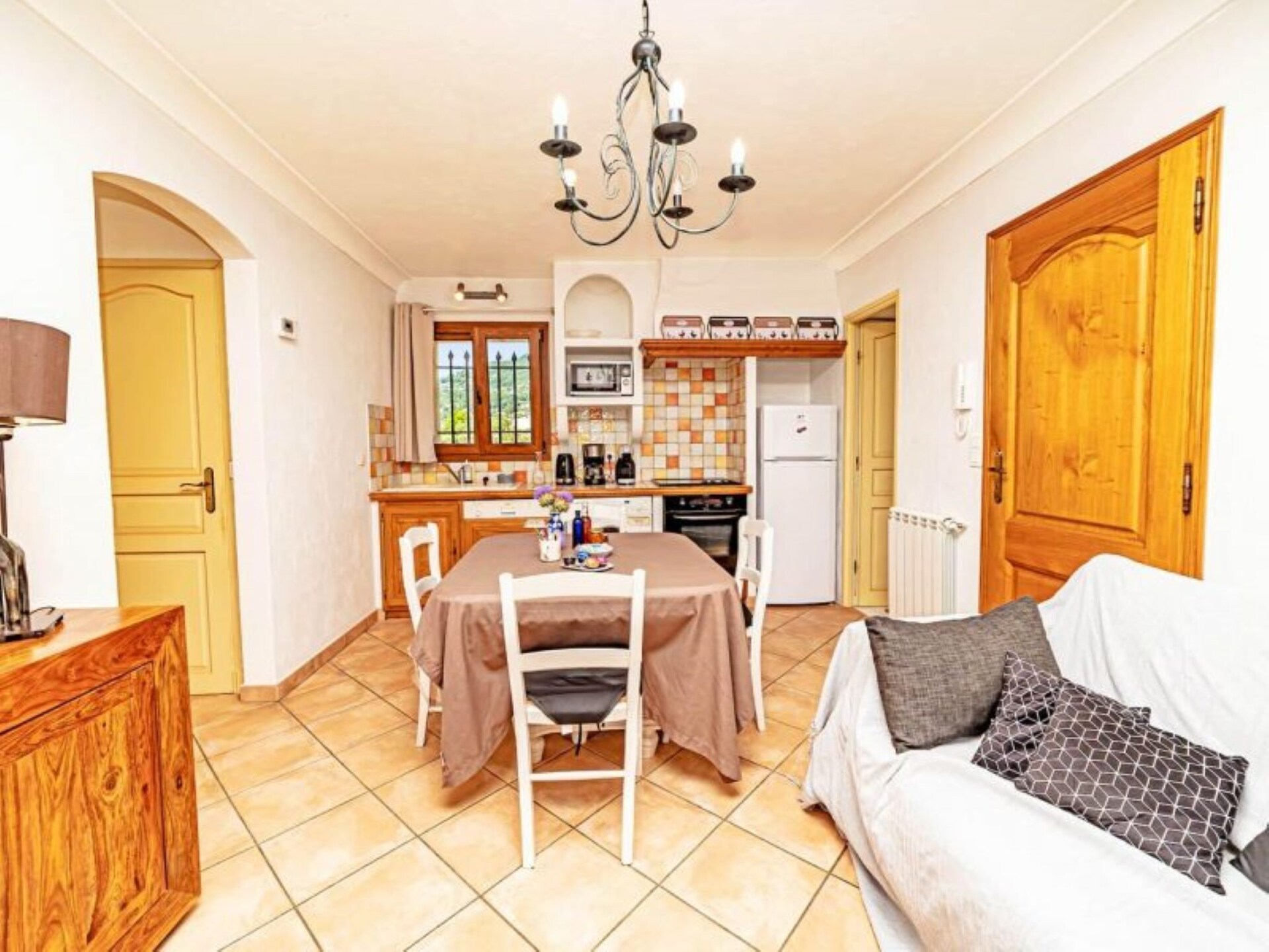 Noelie 1er Etage: sfeervol landhuis op de Franse Rivièra voor 4 personen - foto 6