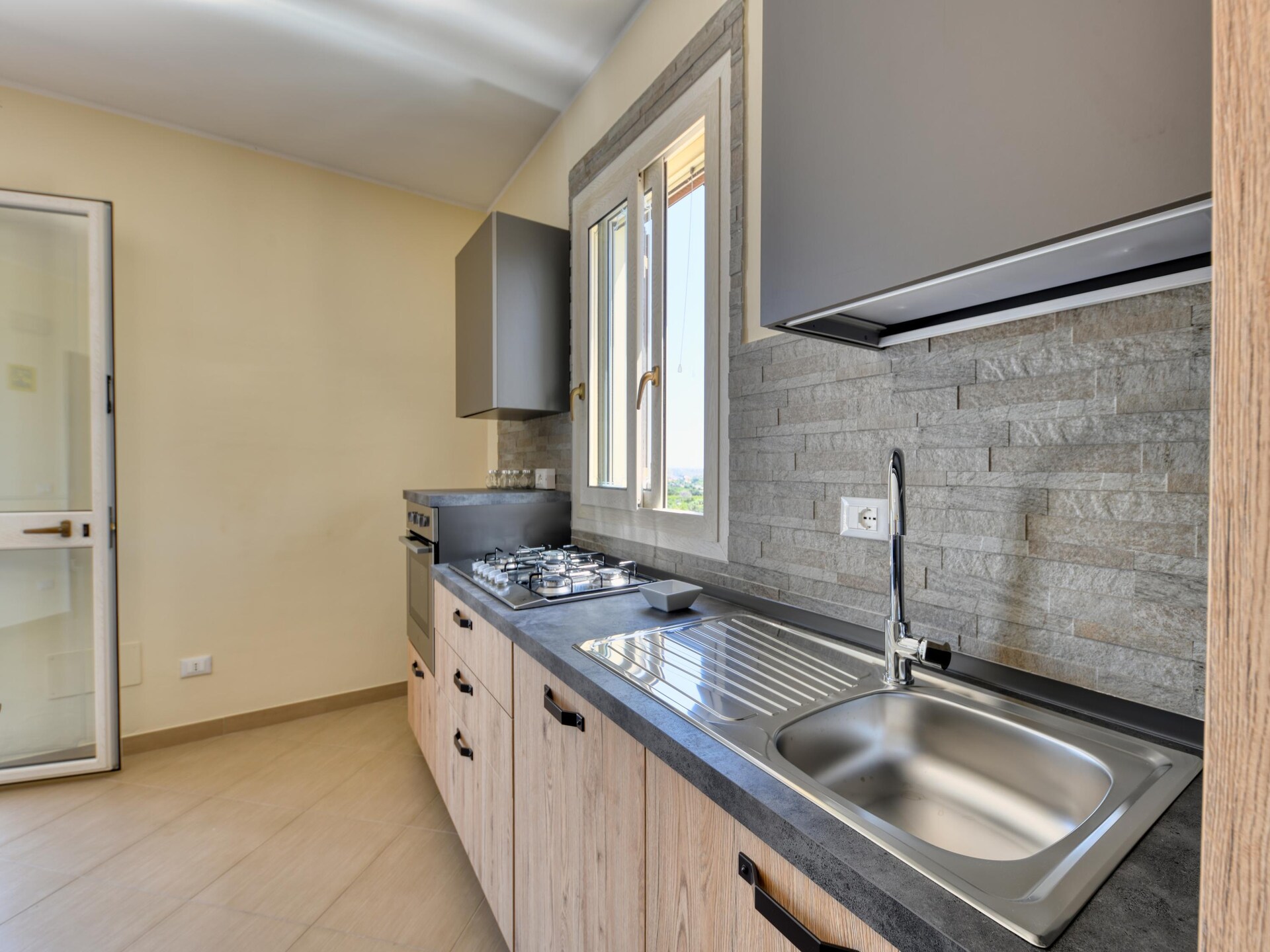 Privézwembad en weids uitzicht in vakantiehuis in Floridia - foto 18