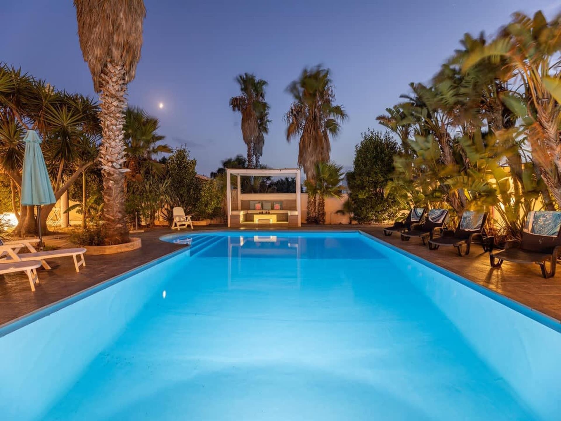 Luxe villa met zwembad op 50 meter van het strand in Gallipoli - foto 1