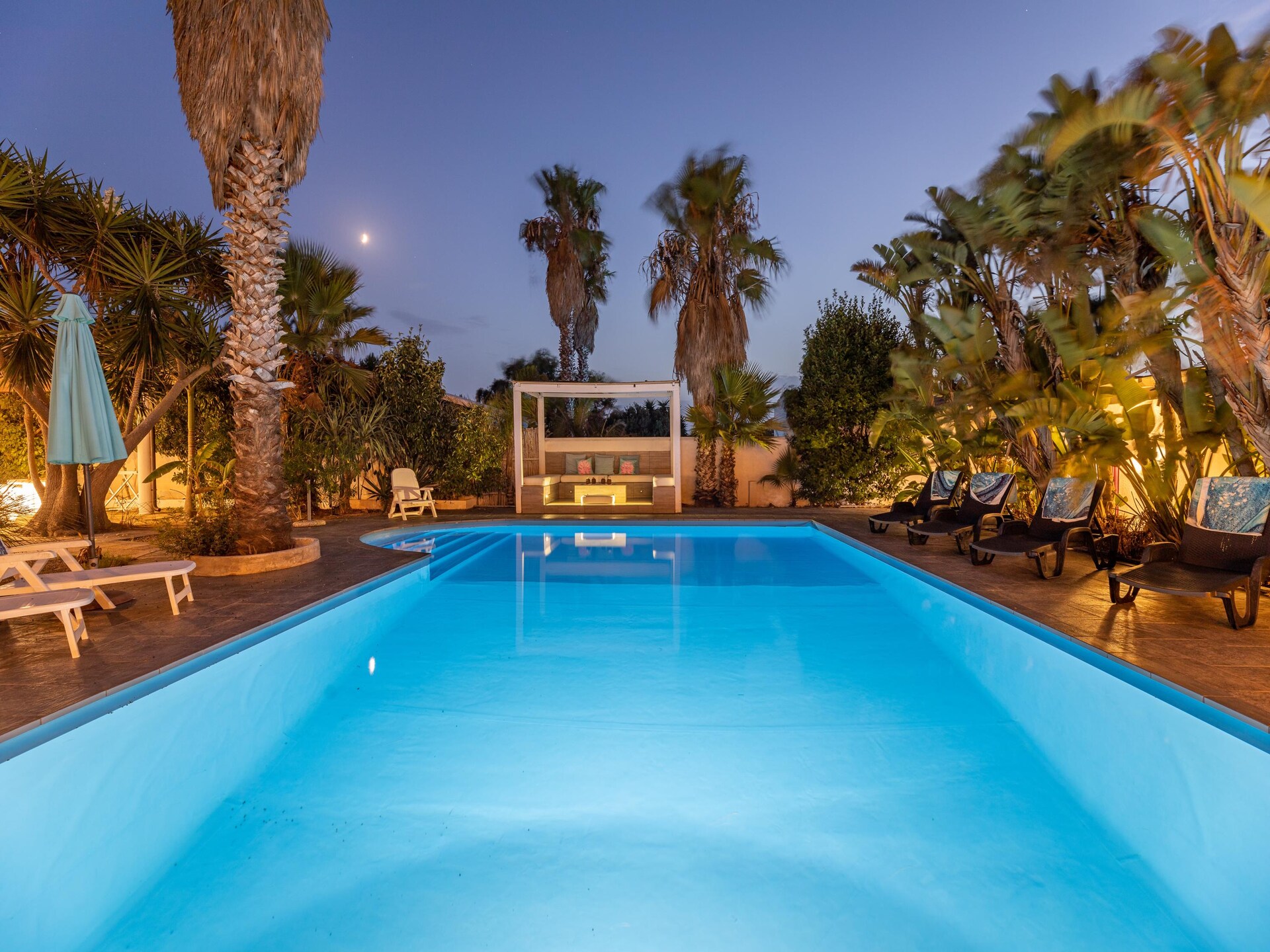 Luxe villa met zwembad op 50 meter van het strand in Gallipoli - foto 44