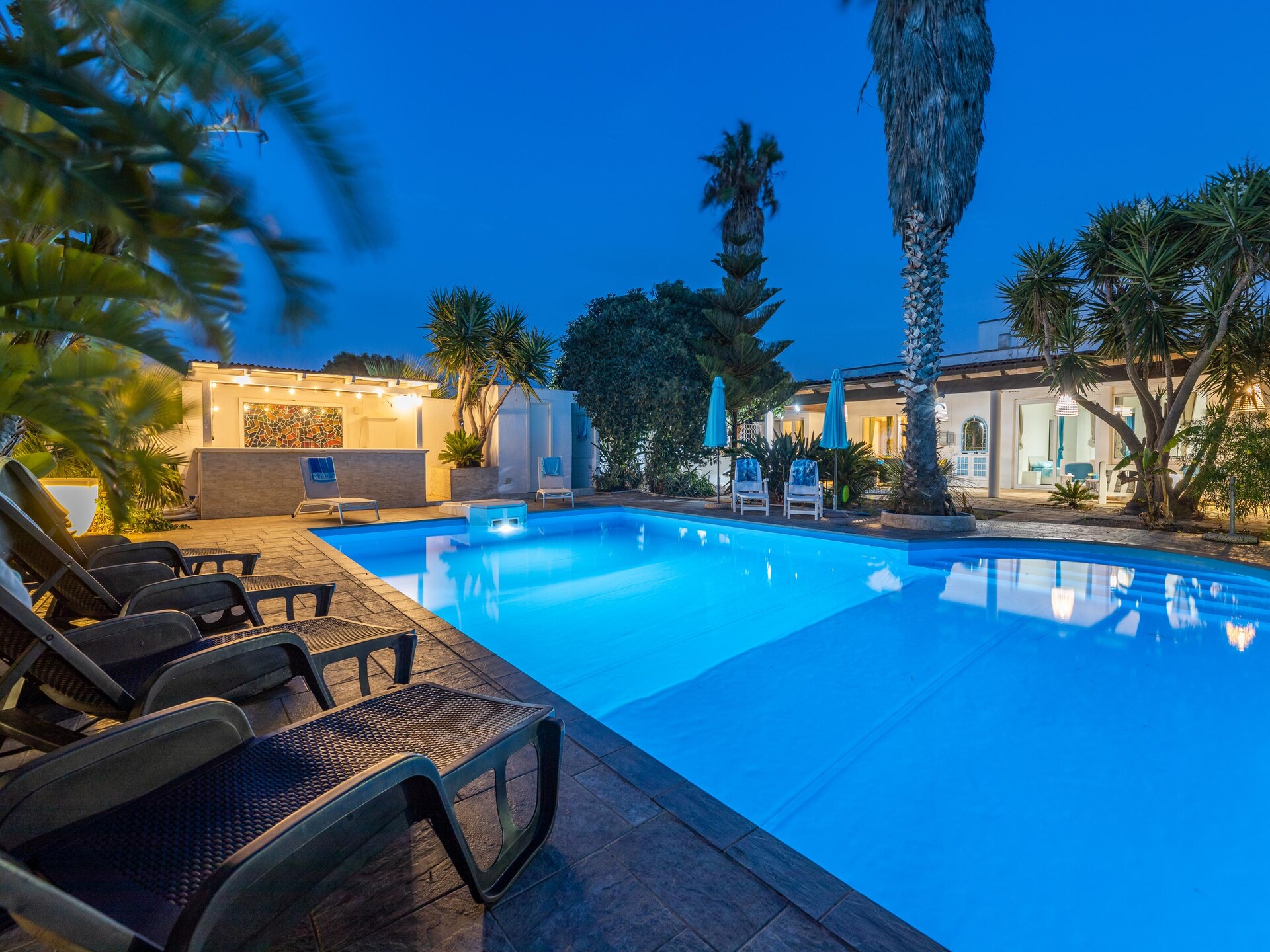 Luxe villa met zwembad op 50 meter van het strand in Gallipoli - foto 96