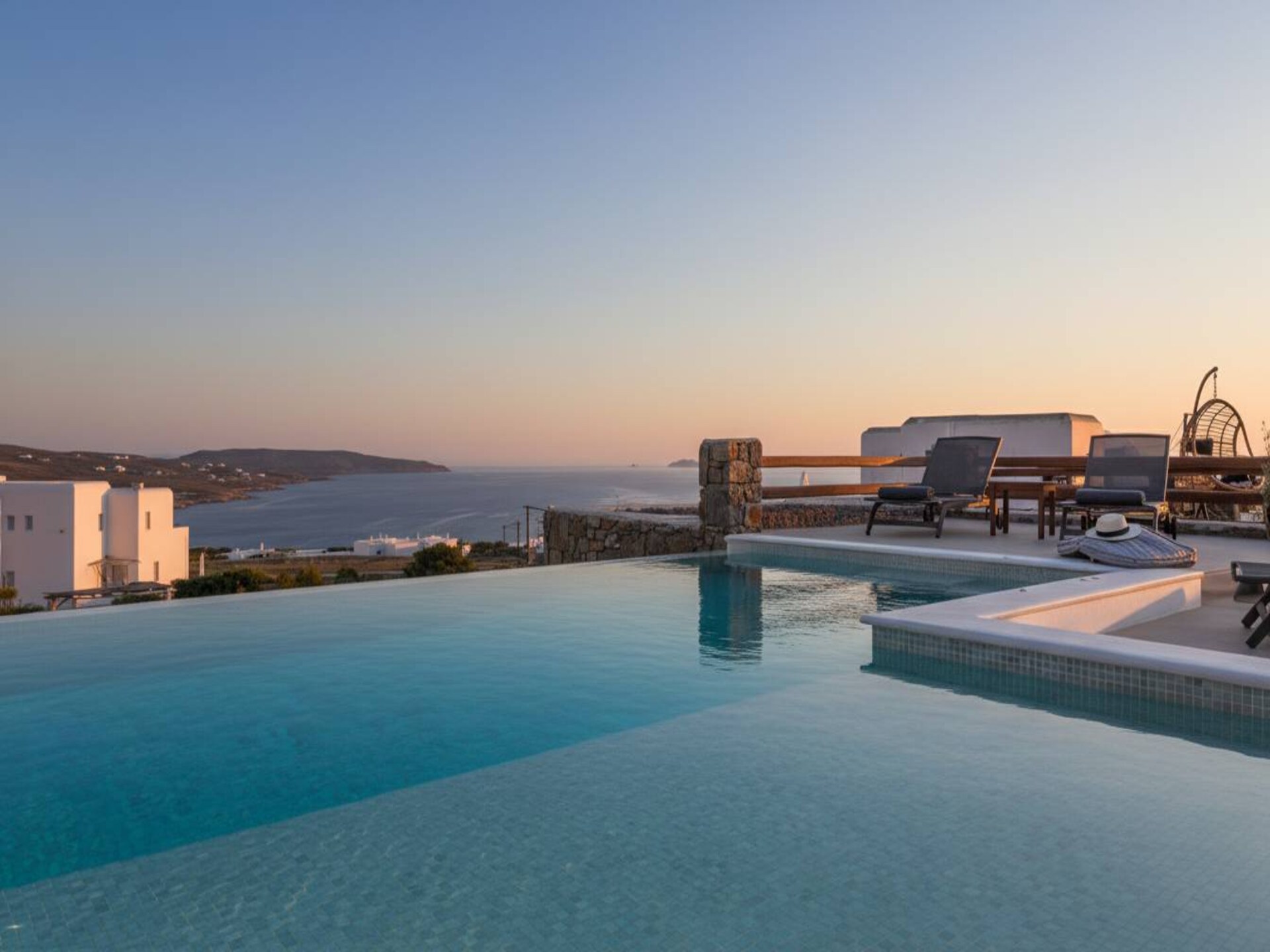 Luxe villa met privézwembad en panoramisch zeezicht in Kalafatis - foto 9
