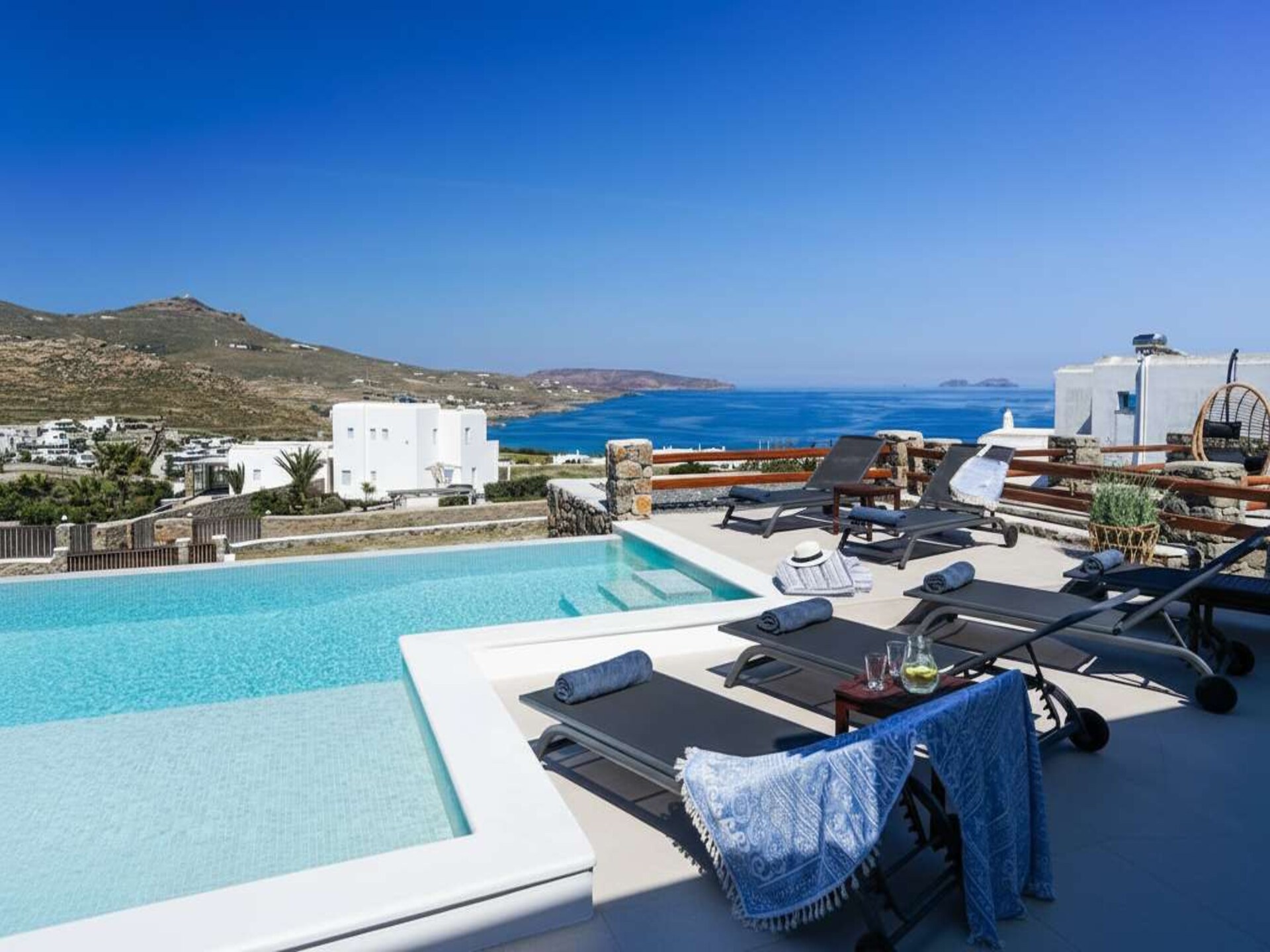 Luxe villa met privézwembad en panoramisch zeezicht in Kalafatis - foto 2