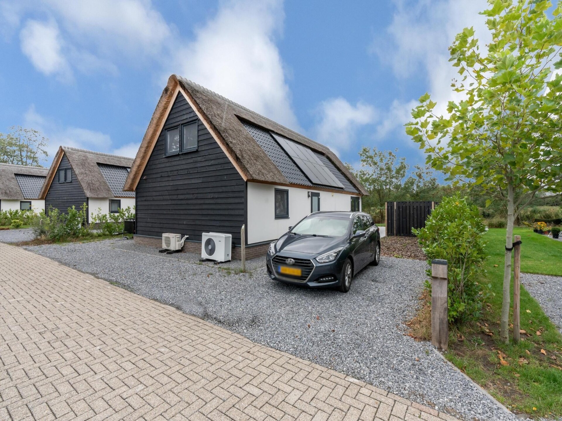 Luxe rietgedekte boerderij aan vijver met airconditioning in Baarle-Nassau - foto 6