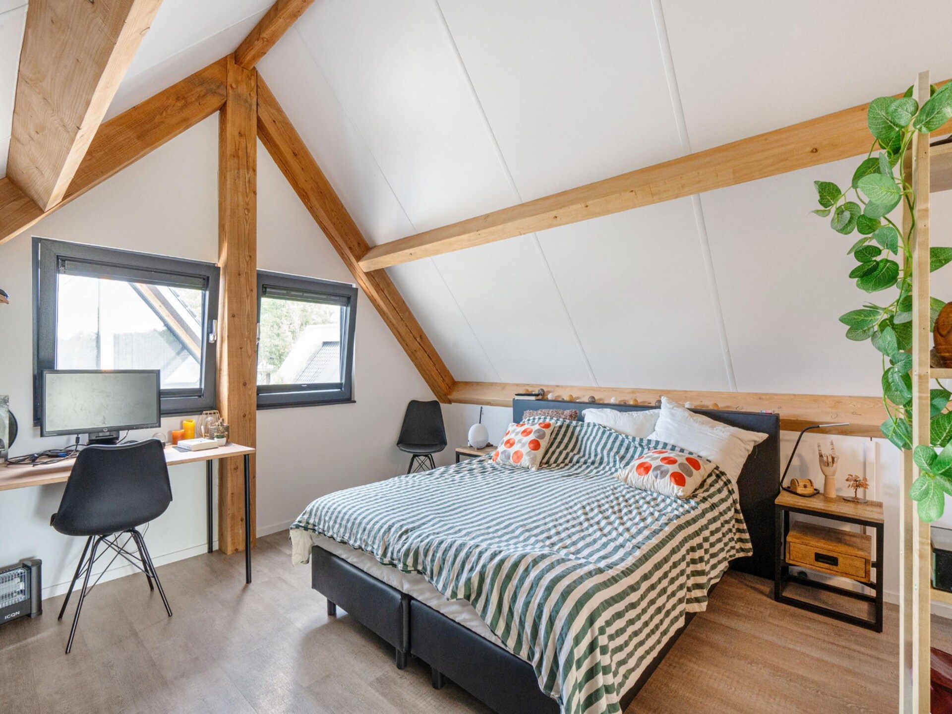 Luxe rietgedekte boerderij aan vijver met airconditioning in Baarle-Nassau - foto 11